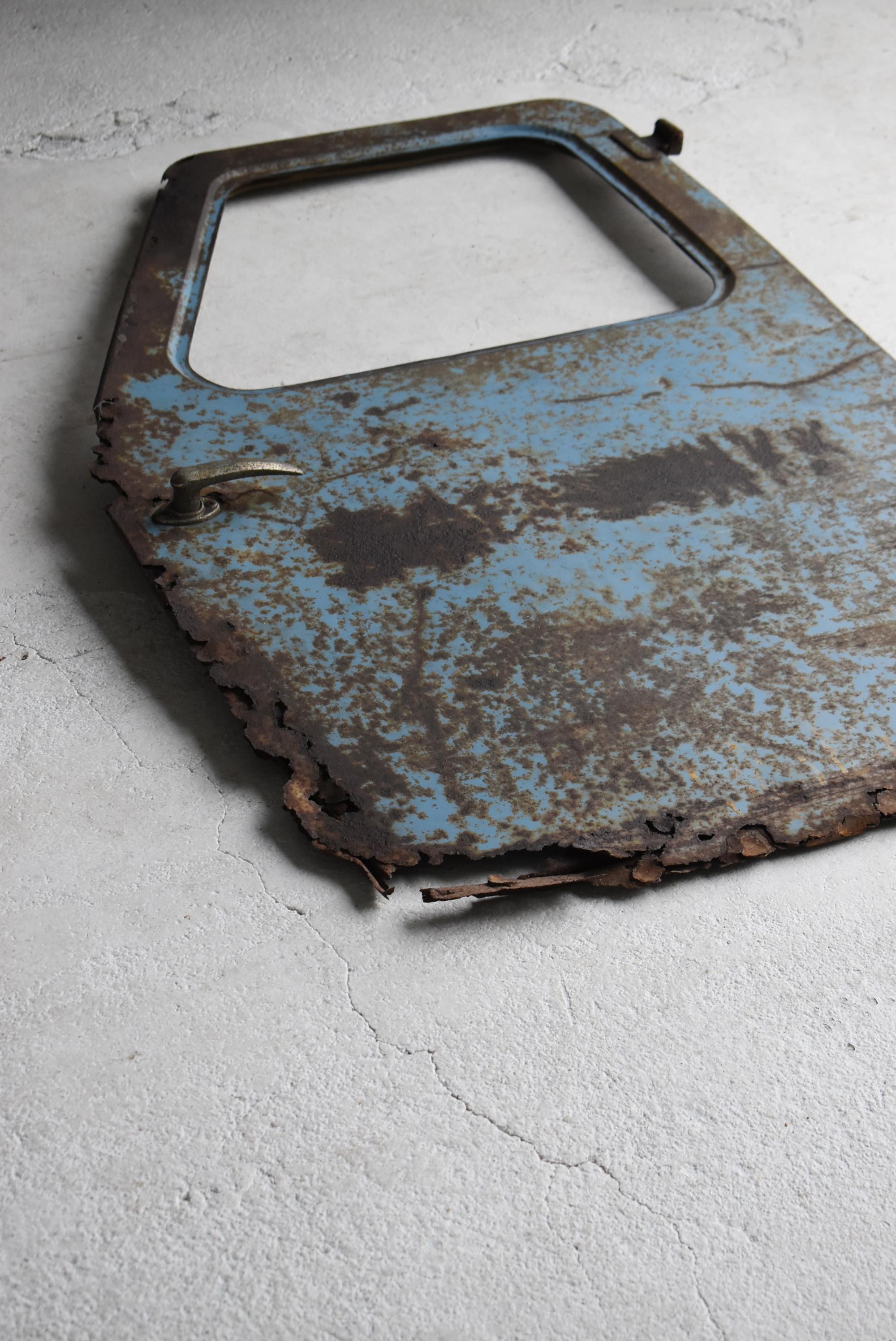 Japanische alte Autotür 1957er / Wanddekoration Abstrakte Kunst Wabisabi im Angebot 4