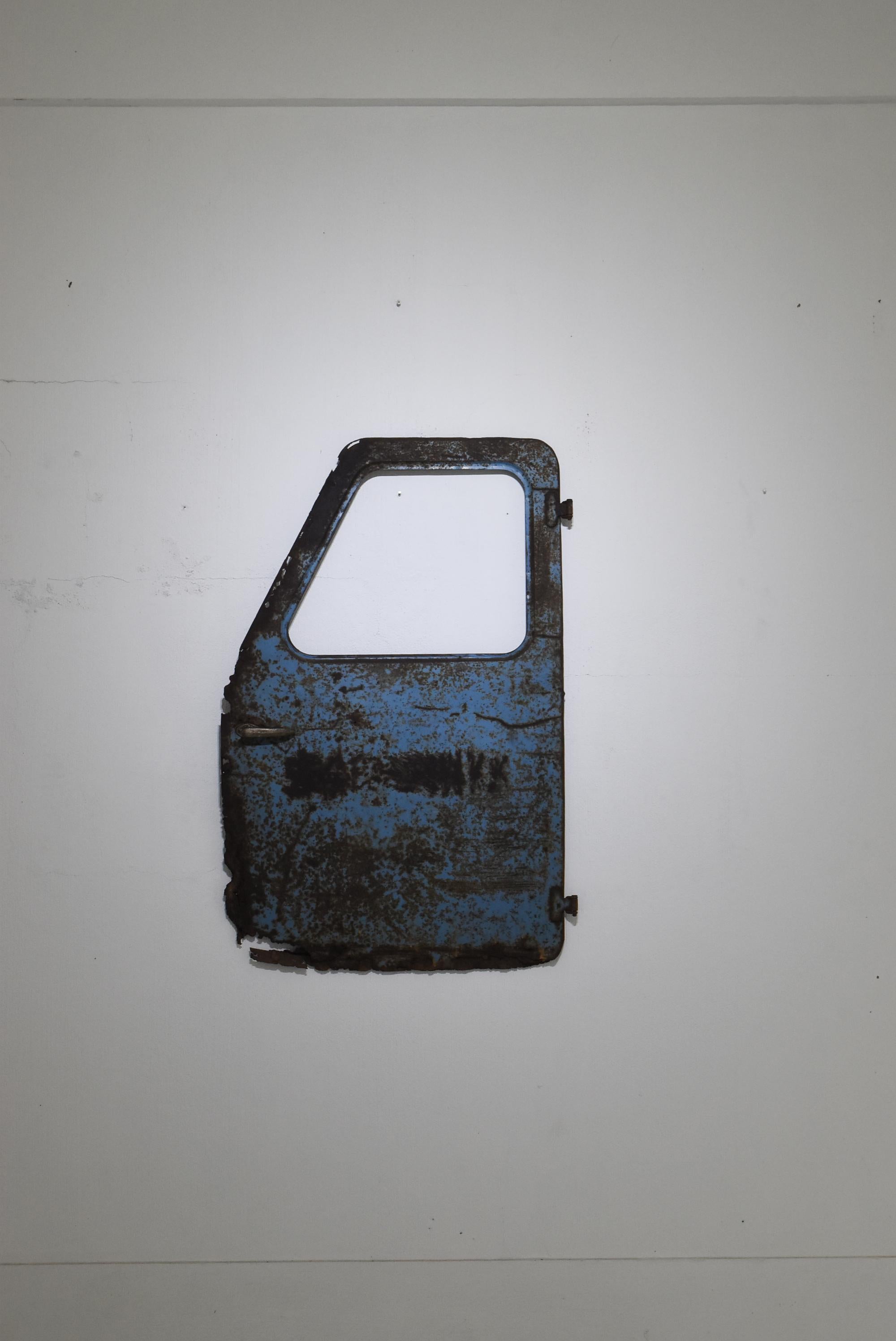 Japanische alte Autotür 1957er / Wanddekoration Abstrakte Kunst Wabisabi im Angebot 12