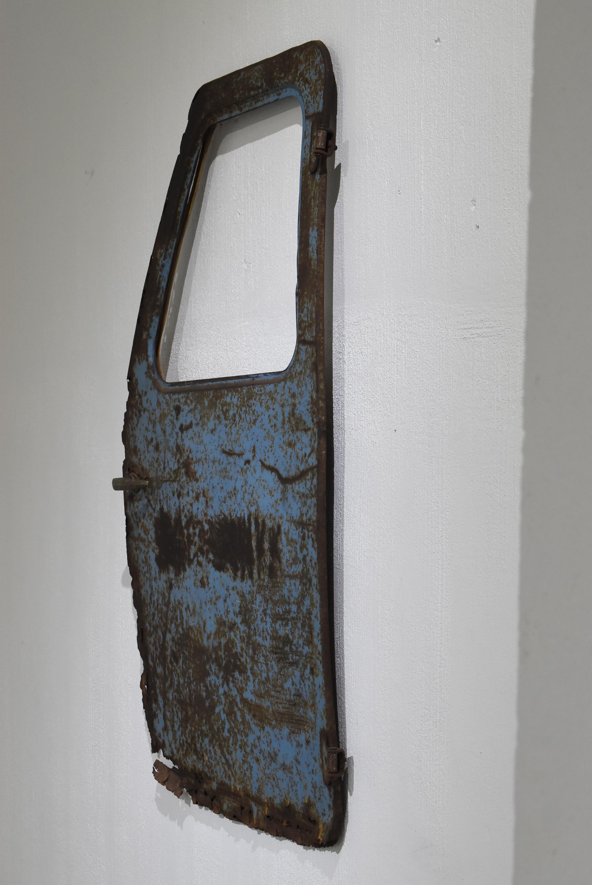 Japanische alte Autotür 1957er / Wanddekoration Abstrakte Kunst Wabisabi im Zustand „Gut“ im Angebot in Chōsei District Nagara, JP