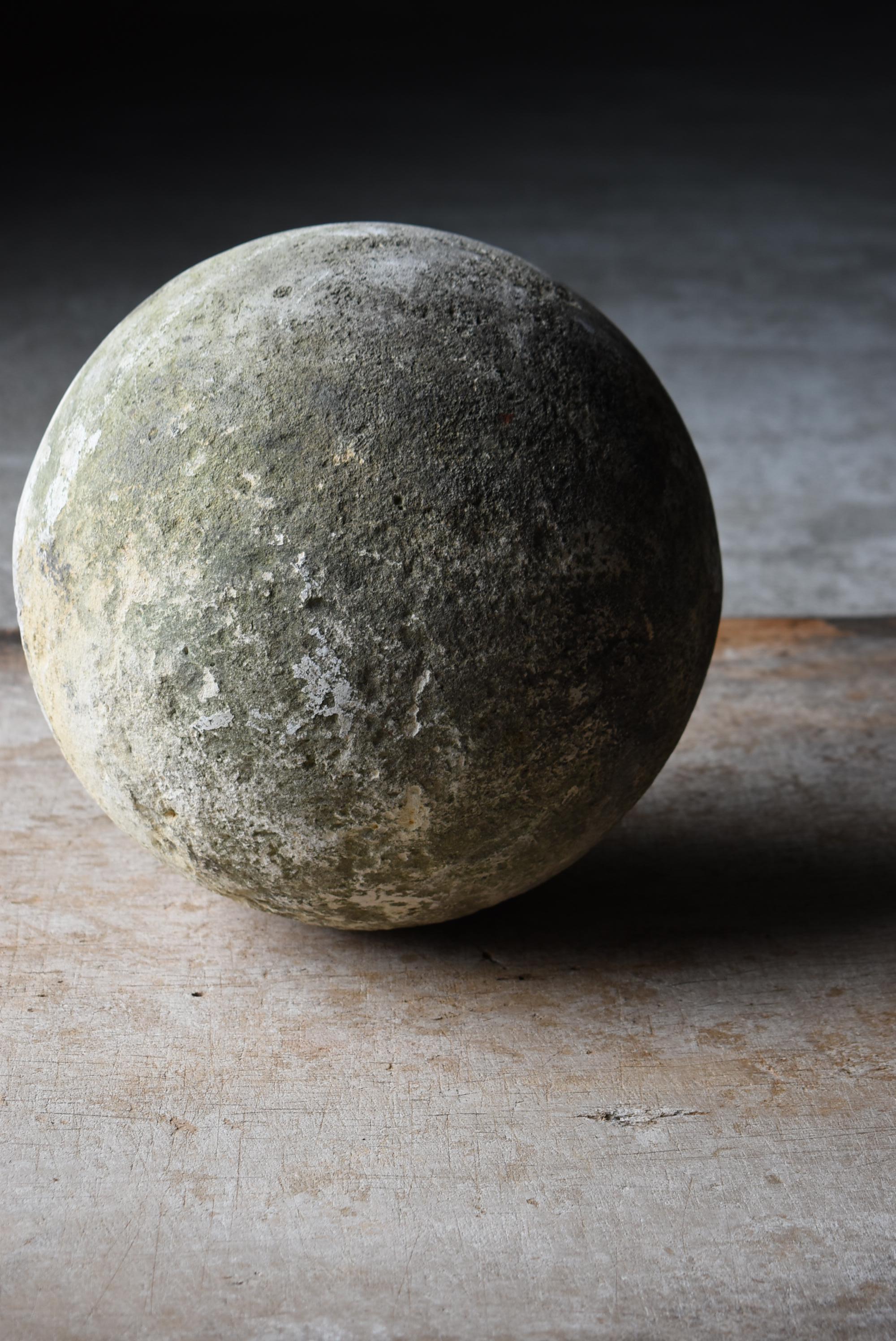 Scultura giapponese a sfera in cemento vecchio 1950-1970 / Oggetto Wabi Sabi in vendita 6