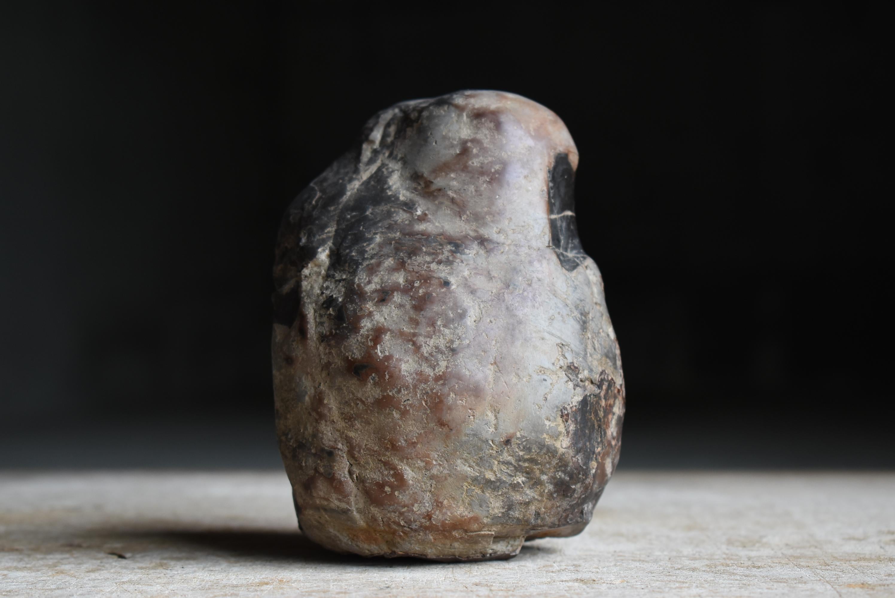 Ancienne pierre de visualisation japonaise en forme de Daruma / Suiseki Figurine Wabisabi en vente 2