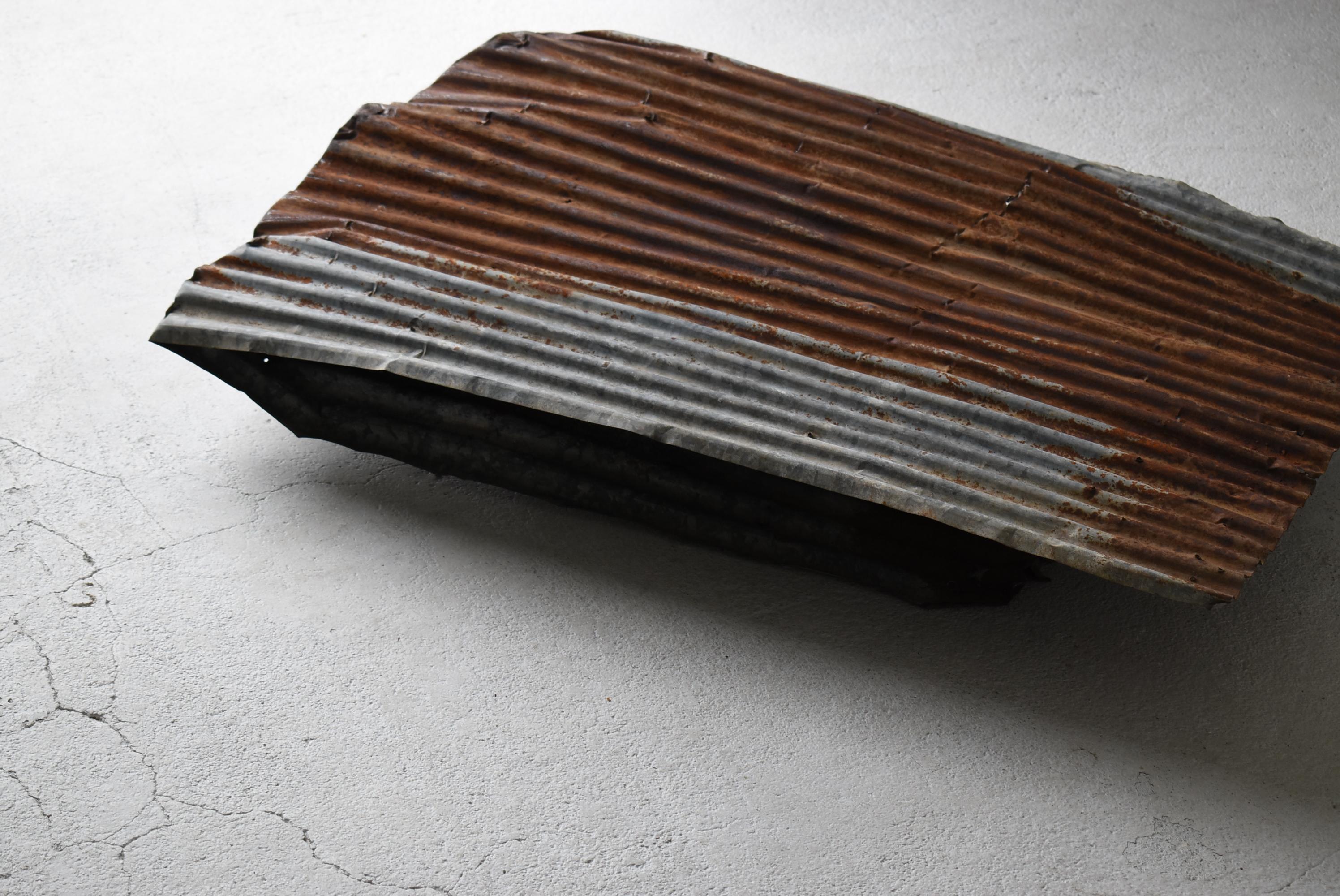 Showa Japanese Old Galvanized Iron 1920s-1940s / Abstract Art Object Wabisabi in vendita