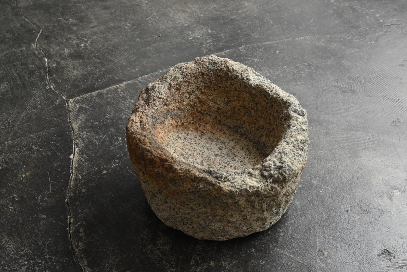 Antigua pila de agua de piedra japonesa para jardín 