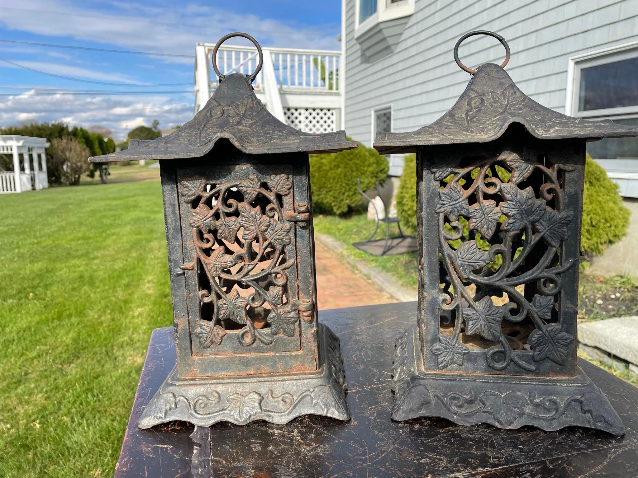 Japanese Old Heavy Cast Pair Maple Leaf Garden Lighting Lanterns 8