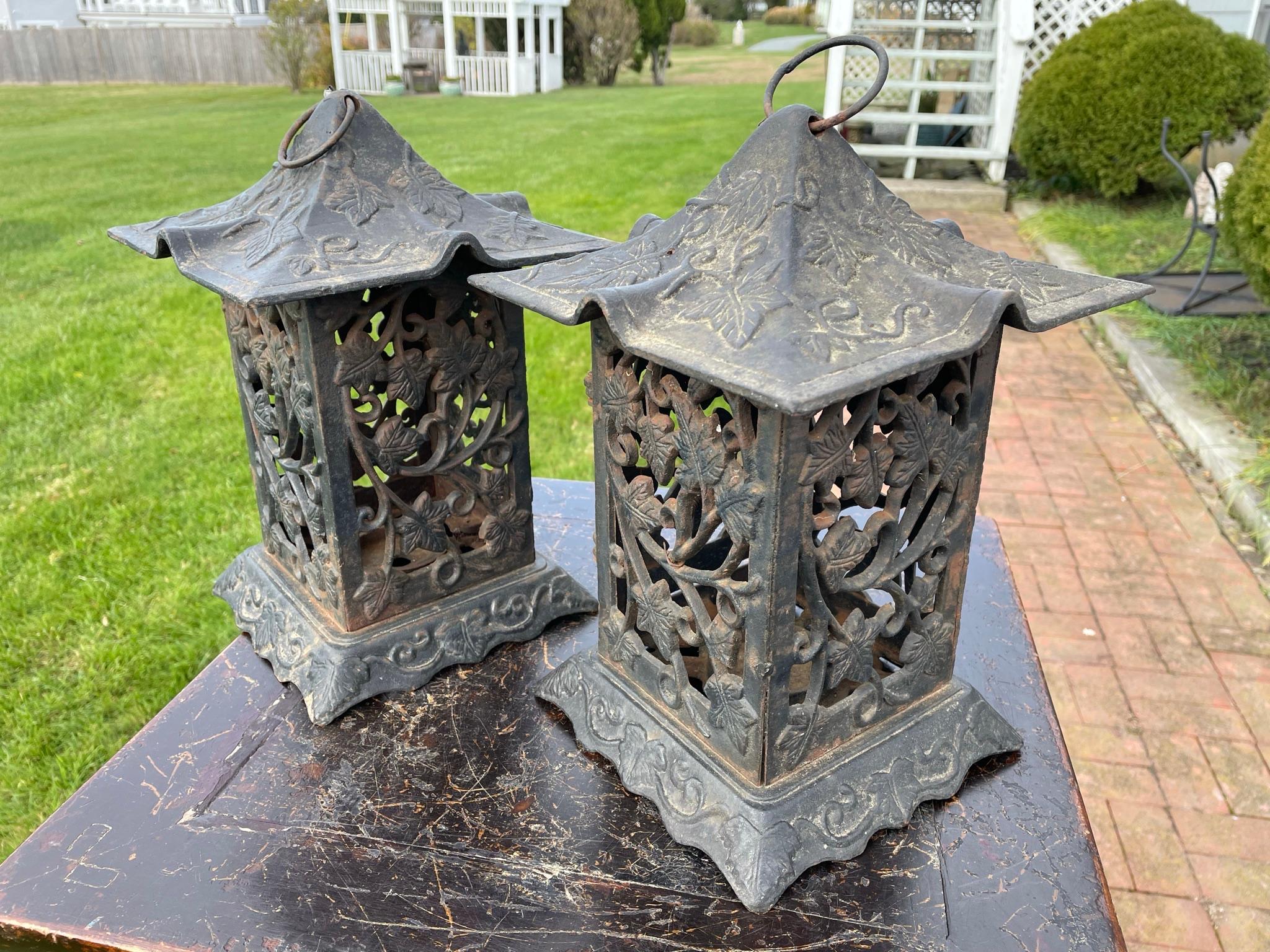 Japanese Old Heavy Cast Pair Maple Leaf Garden Lighting Lanterns In Good Condition In South Burlington, VT