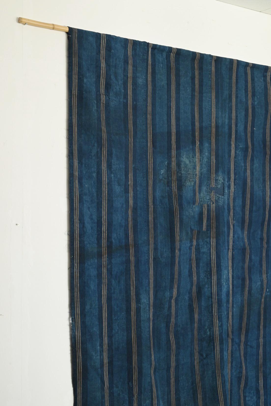 Tissu rayé japonais ancien teint à l'indigo / Tapisserie / début du 20e siècle / BORO Bon état - En vente à Sammu-shi, Chiba
