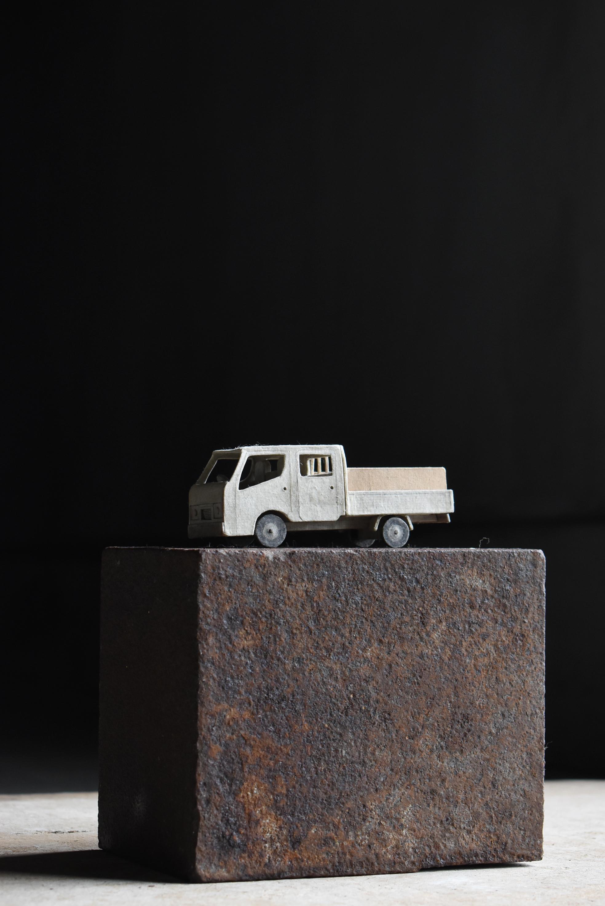 Japanese Old Iron Block 1950s-1970s / Display stand Wabi Sabi For Sale 4