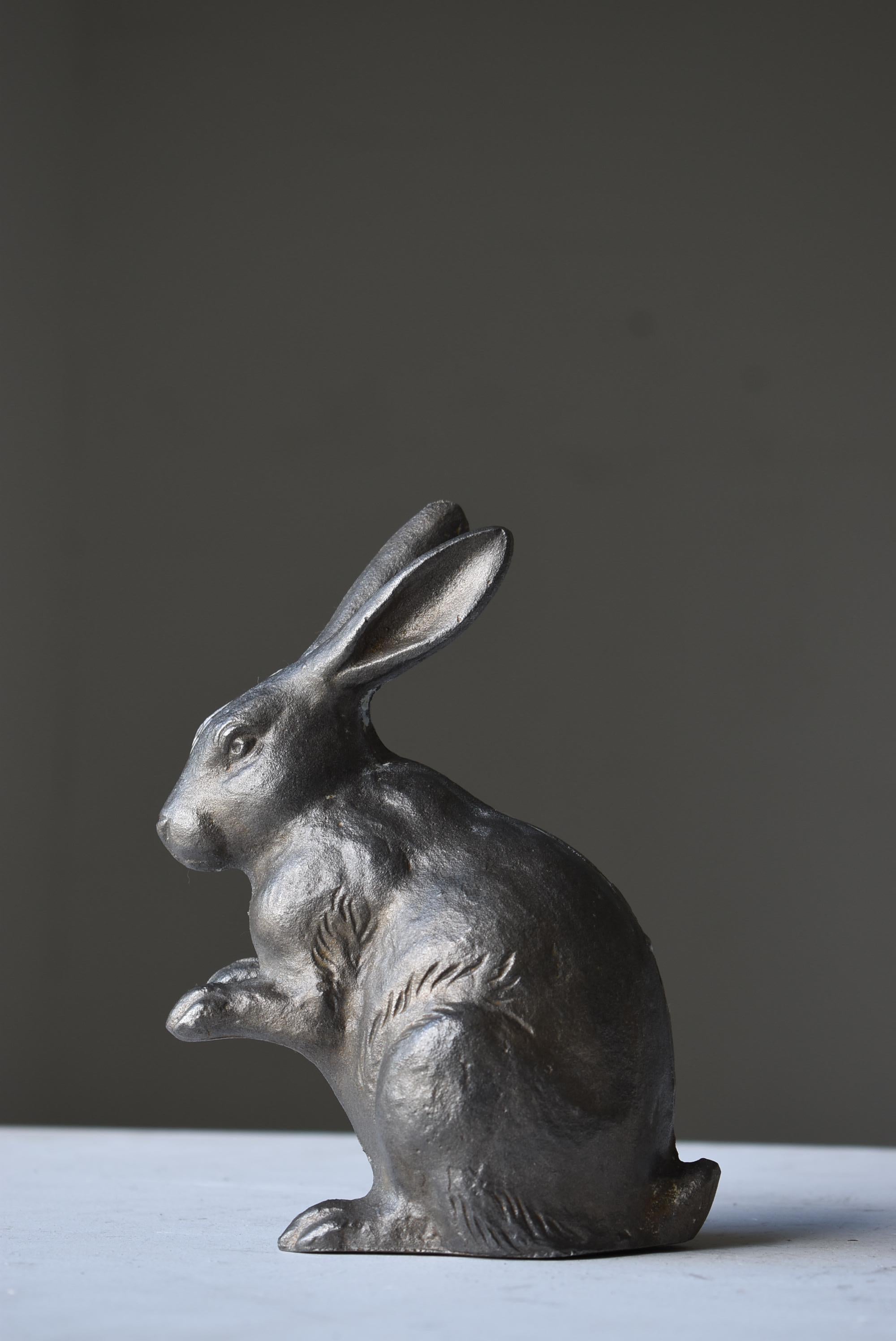 Showa Japanese Old Iron Rabbit 1940s-1970s / Sculpture Figurine Object Wabi Sabi For Sale