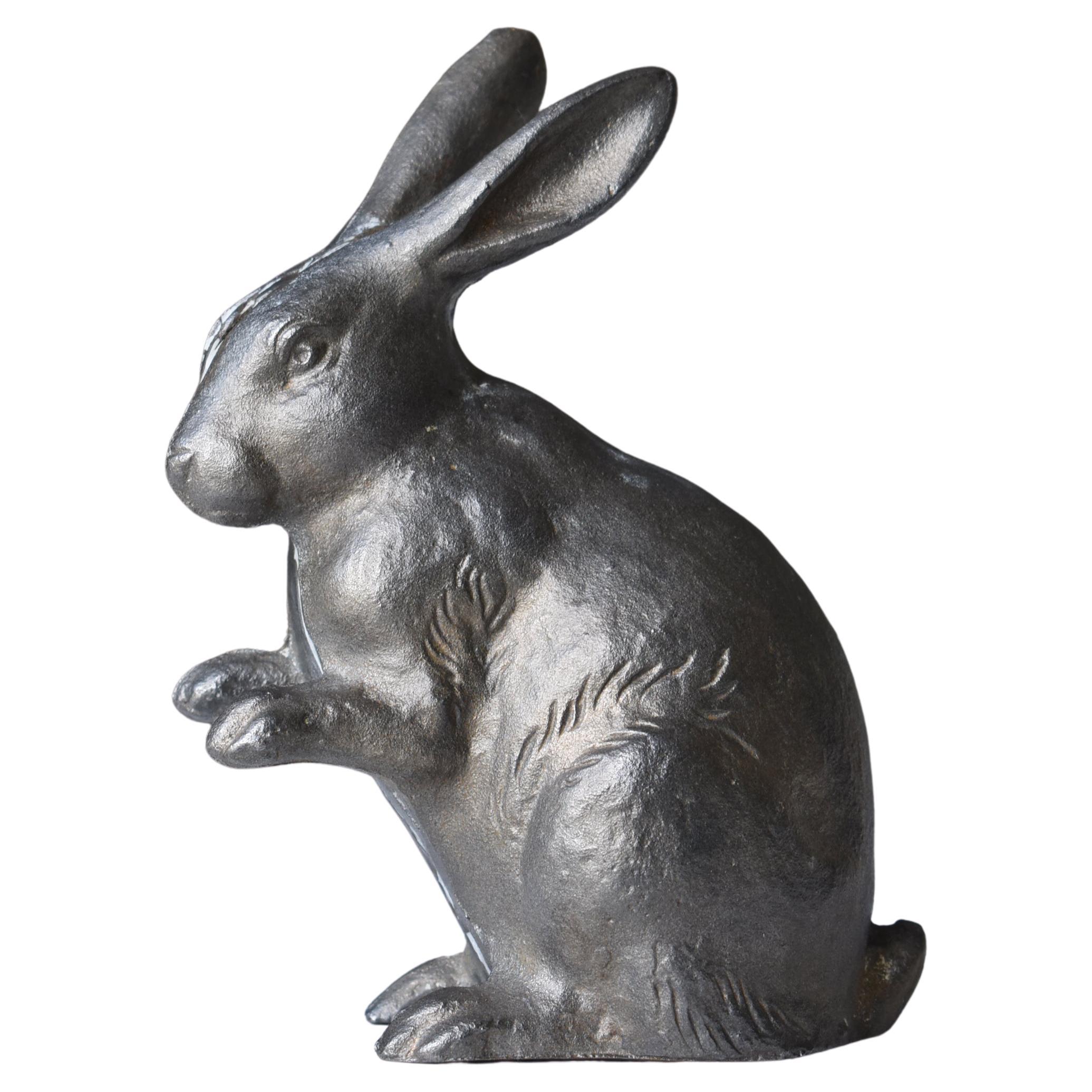 Japanese Old Iron Rabbit 1940s-1970s / Sculpture Figurine Object Wabi Sabi For Sale