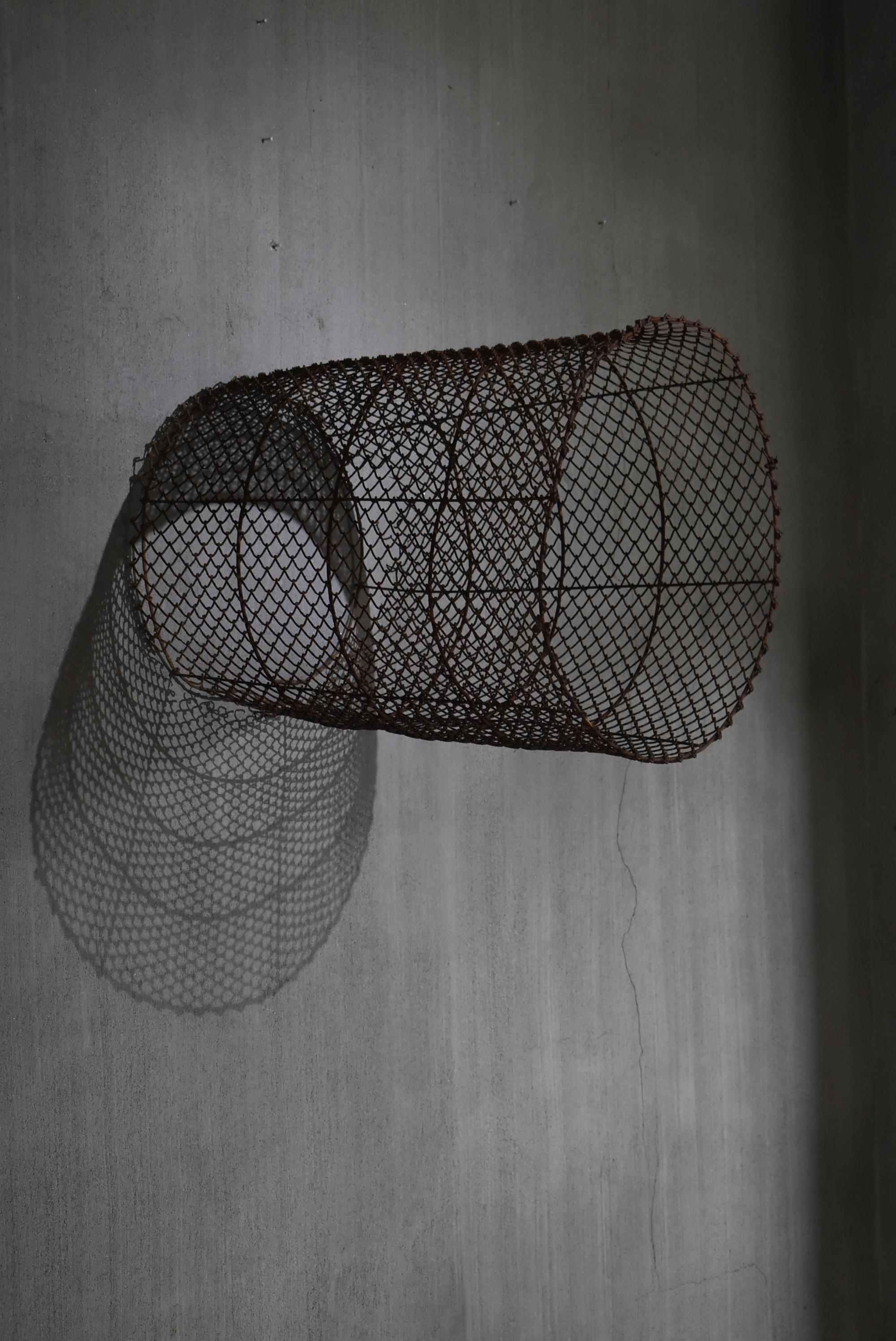 Japanese Old Iron Wire Basket 1960s-1980s / Plant Cover Wabi Sabi For Sale 7
