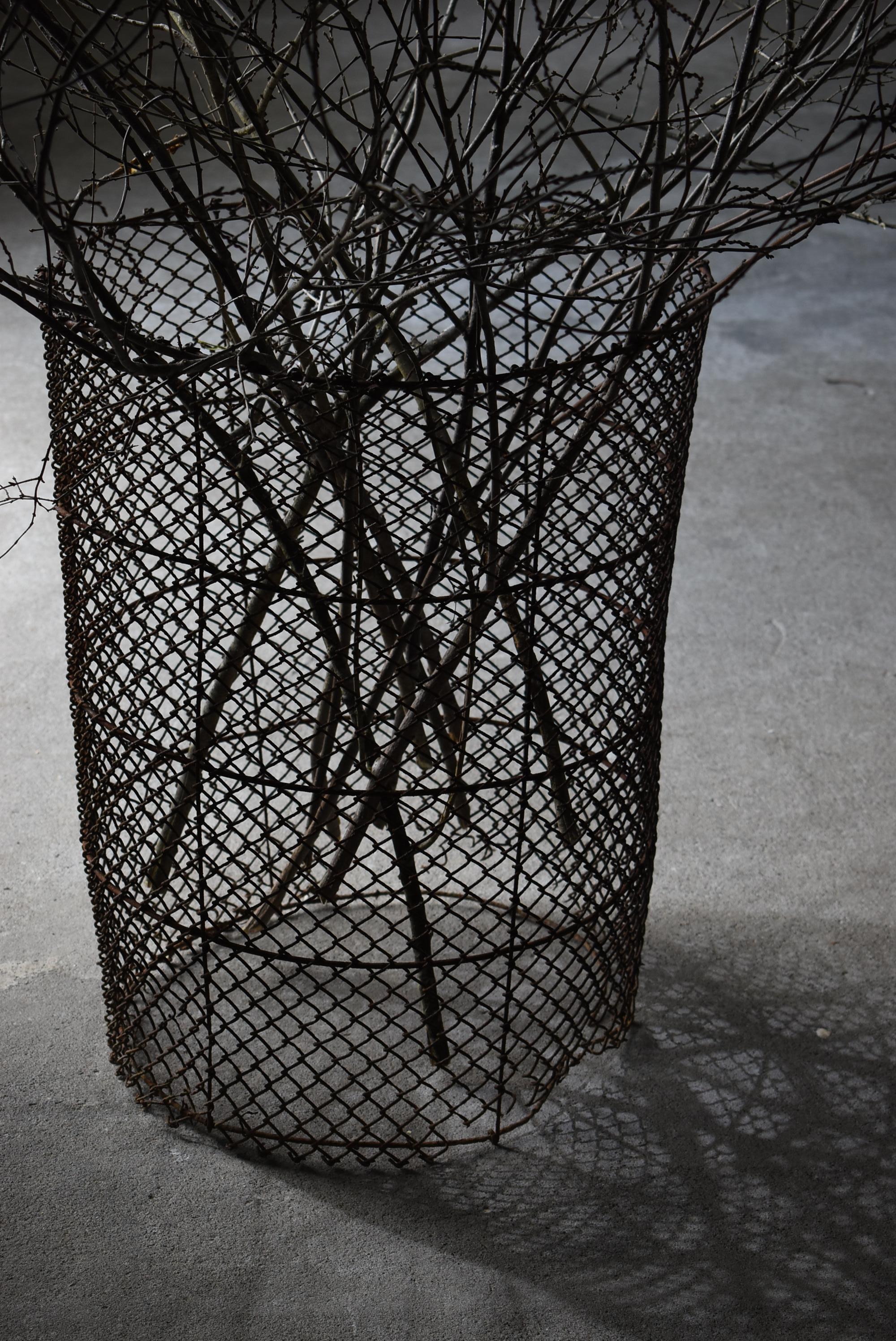 Japanese Old Iron Wire Basket 1960s-1980s / Plant Cover Wabi Sabi For Sale 9