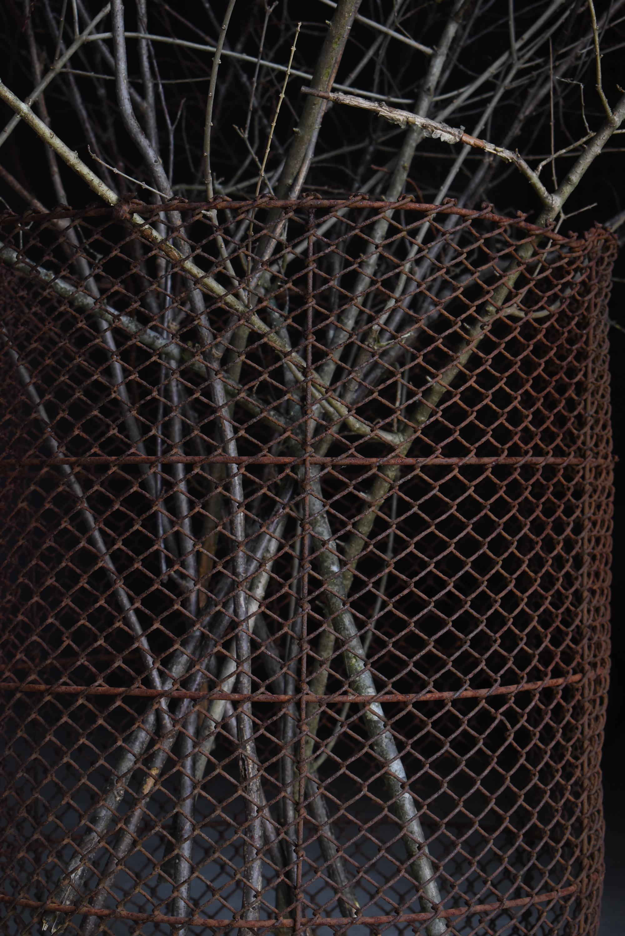 Japanese Old Iron Wire Basket 1960s-1980s / Plant Cover Wabi Sabi For Sale 10
