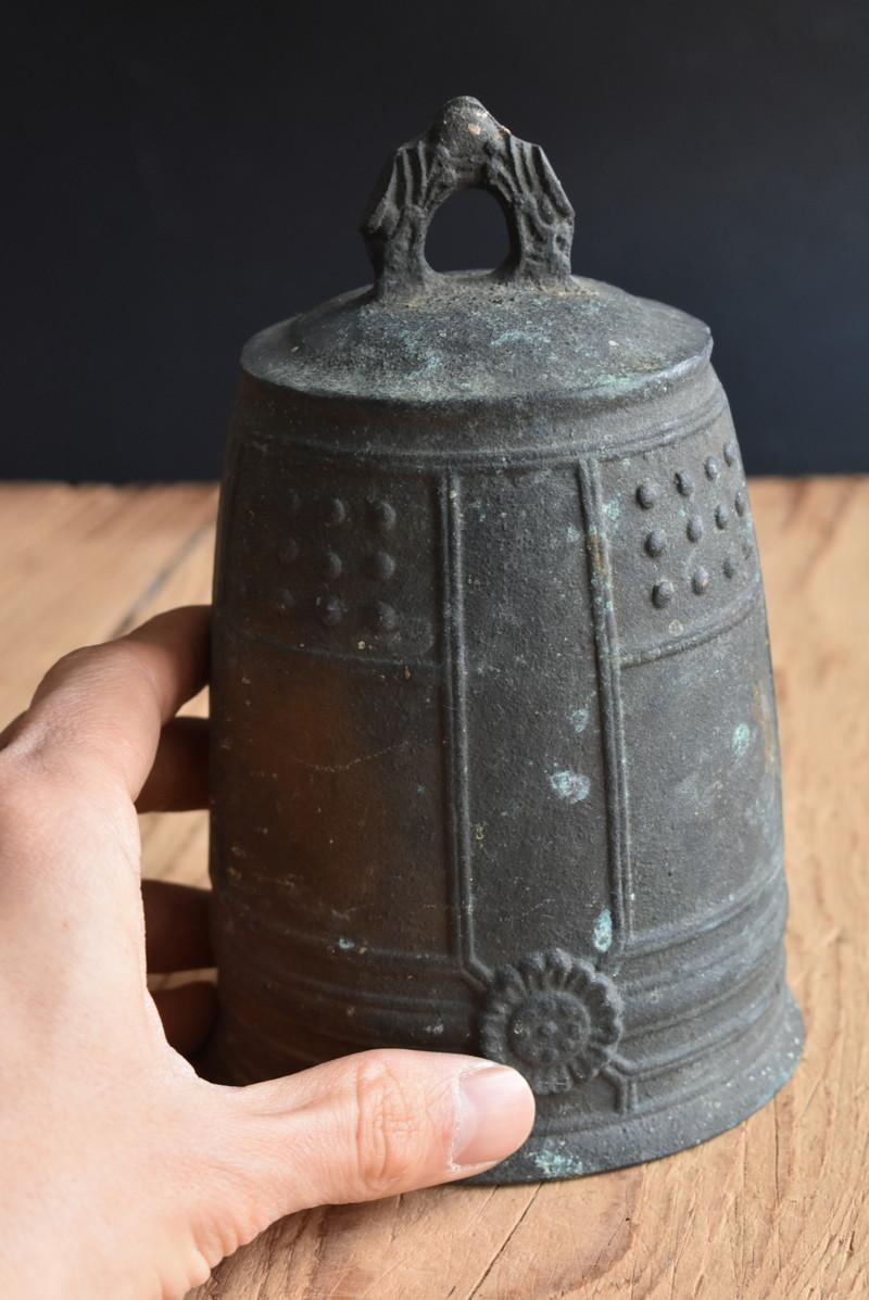 Japanese Old Little Bronze Hanging Bell / 1900-1960 / Traditional Design For Sale 2
