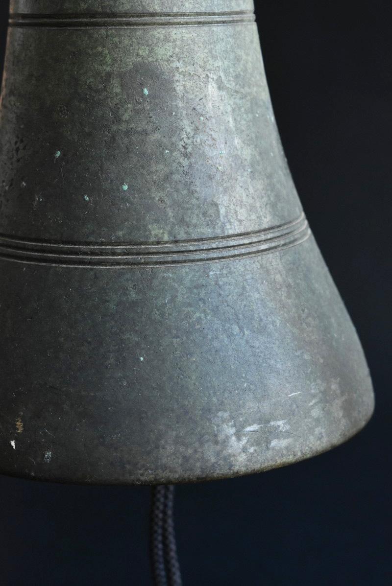 Japanese Old Little Bronze Hanging Bell /1926-1960s/ Beautiful Design and Tone 4