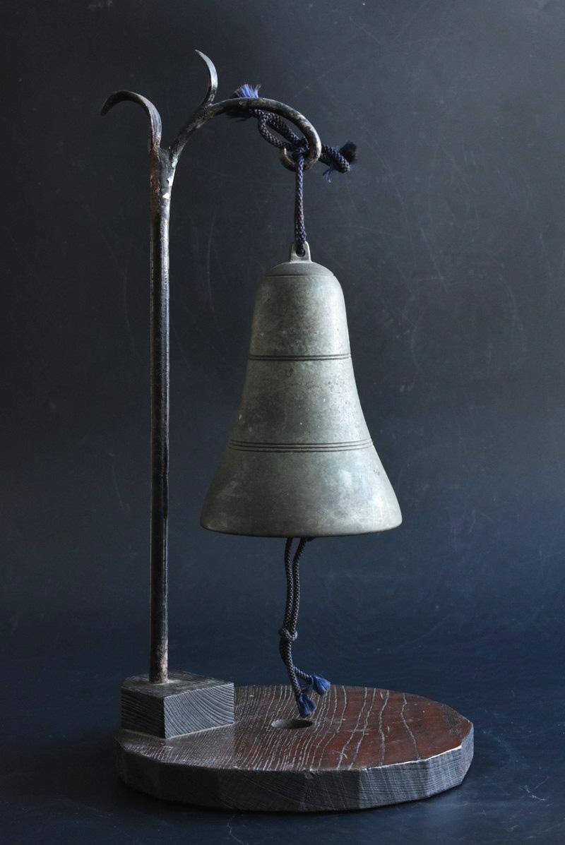 Showa Japanese Old Little Bronze Hanging Bell /1926-1960s/ Beautiful Design and Tone