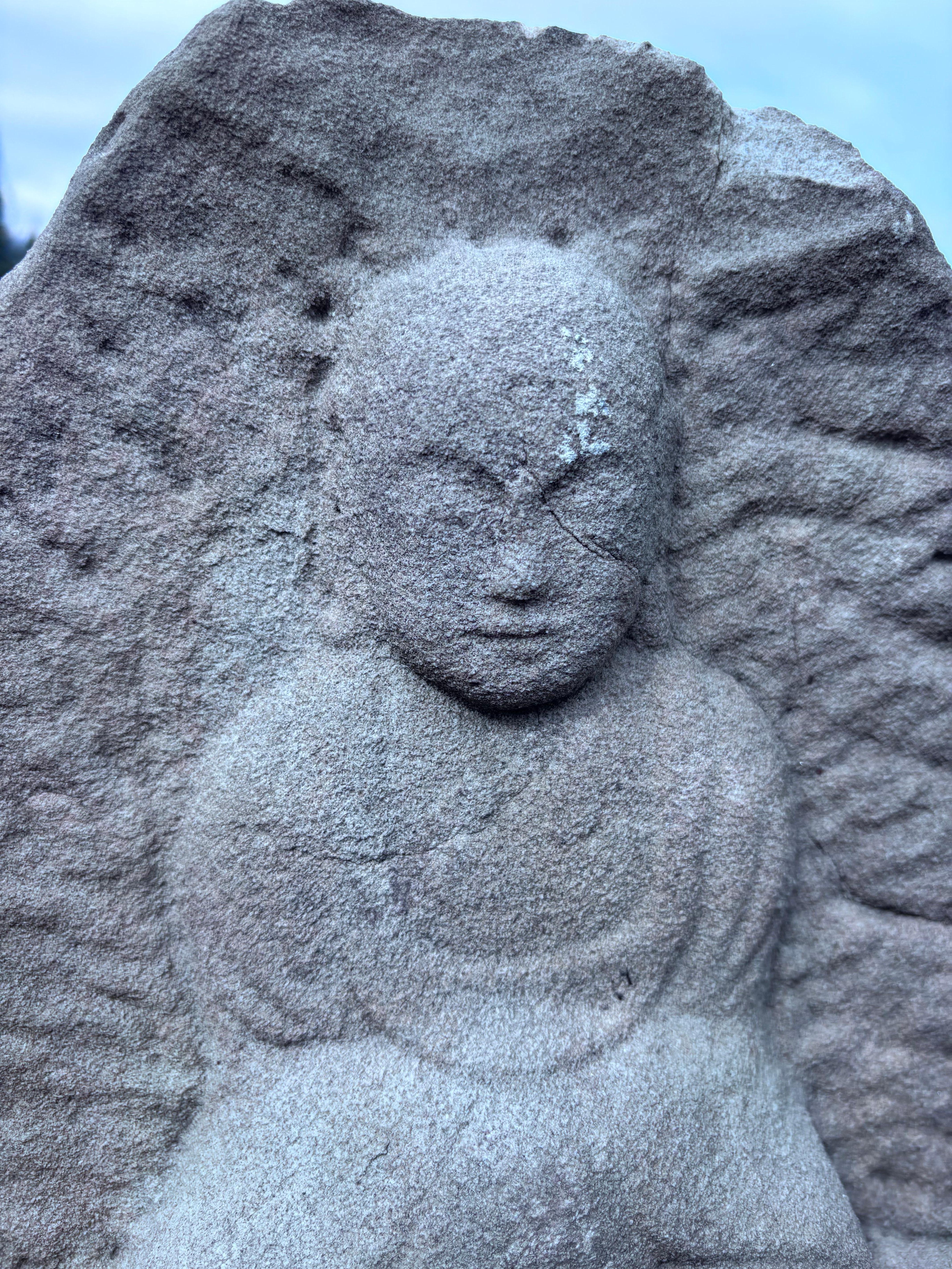 Bouddha assis ancien mémorial japonais, 18 pouces Bon état - En vente à South Burlington, VT