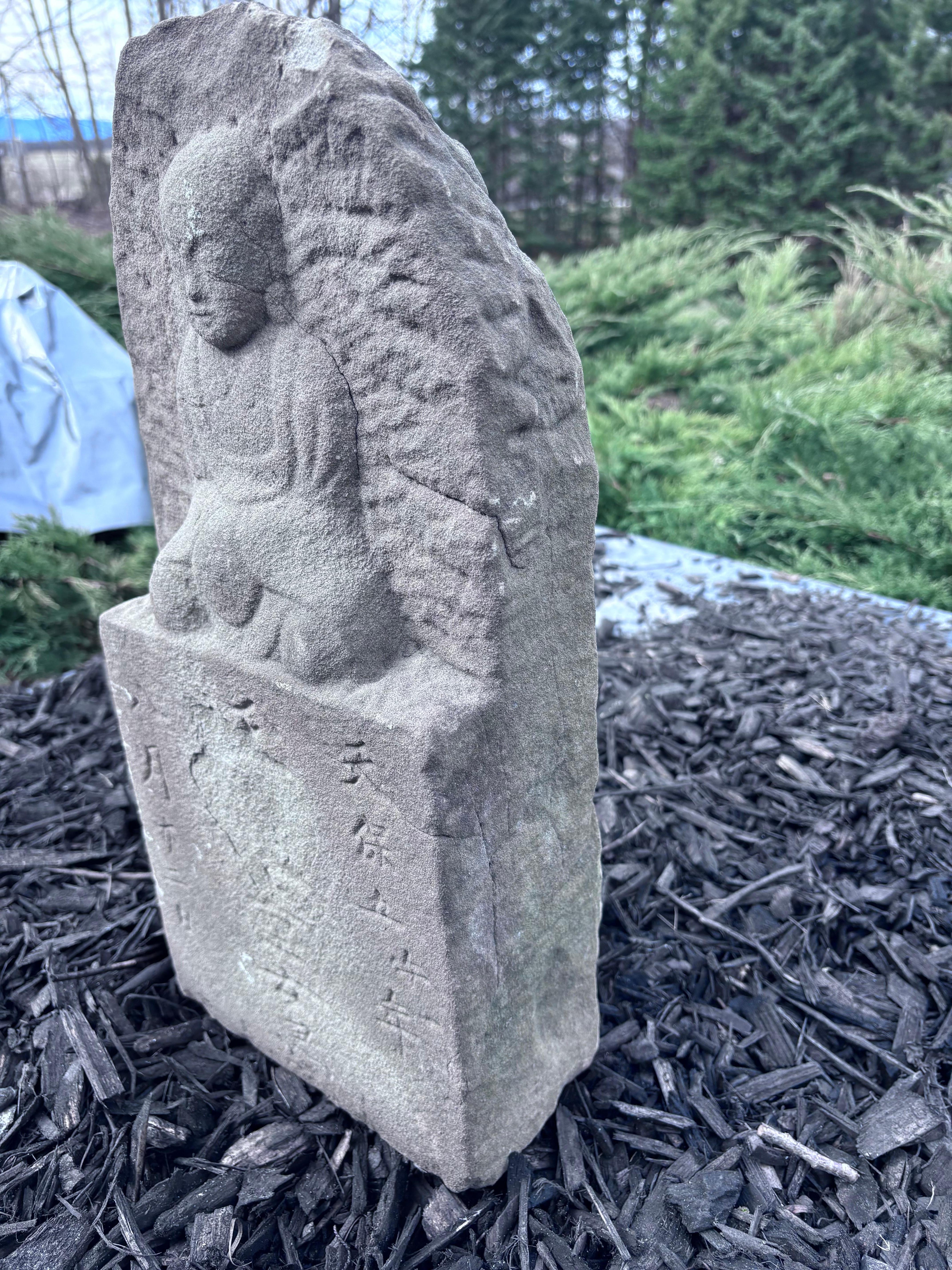 20ième siècle Bouddha assis ancien mémorial japonais, 18 pouces en vente