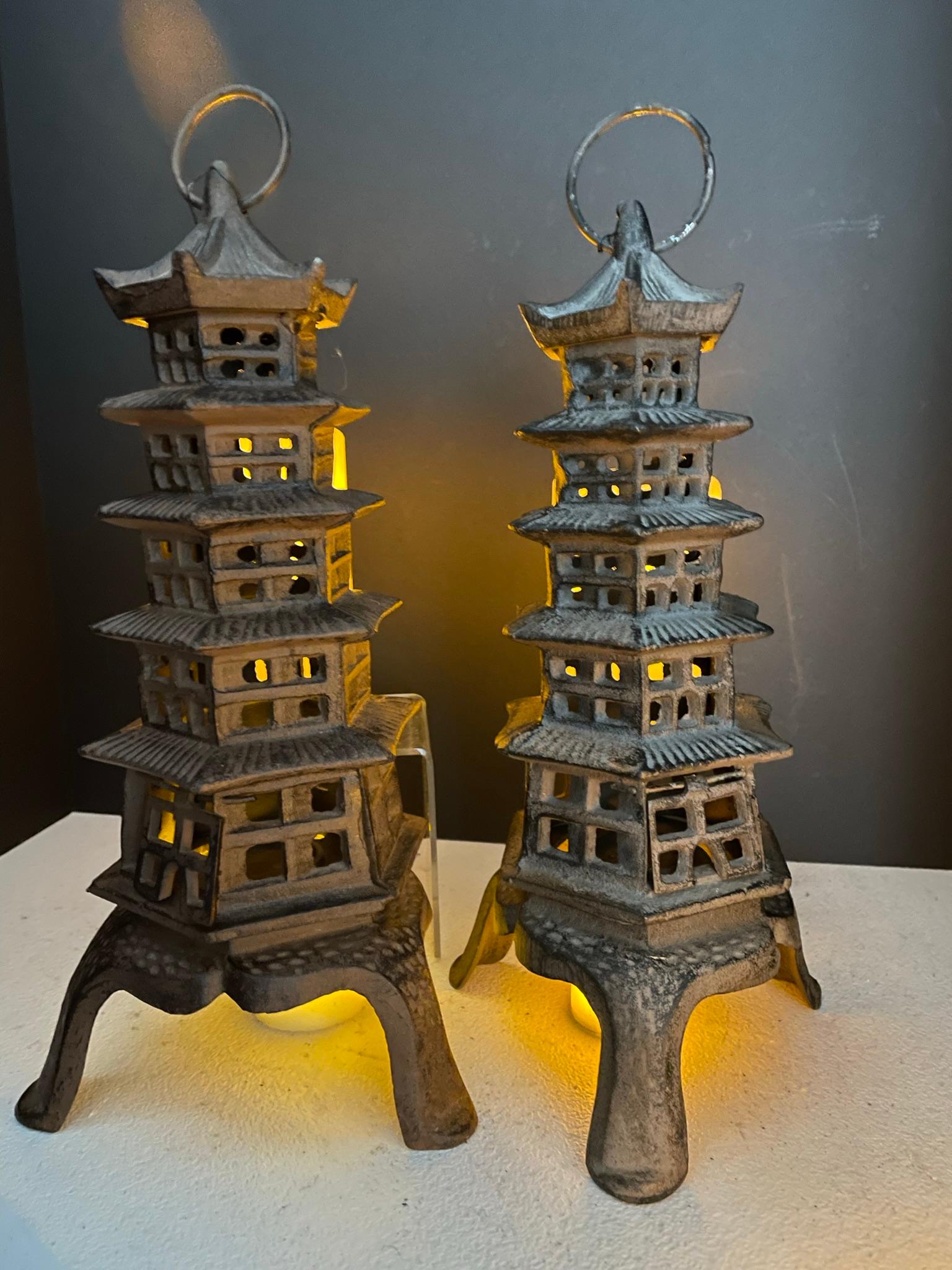 Hand-Crafted Japanese Old Pair Five Elements Pagoda Lighting Lanterns