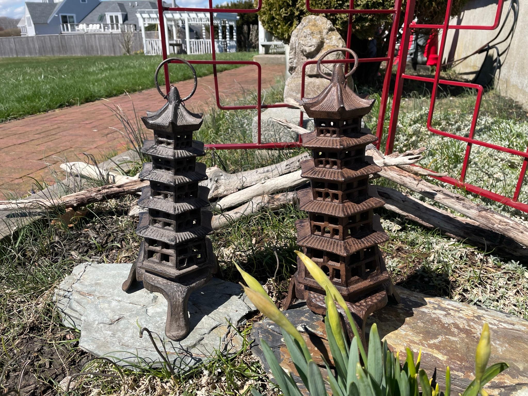Japanese Old Pair Five Elements Pagoda Lighting Lanterns In Good Condition In South Burlington, VT
