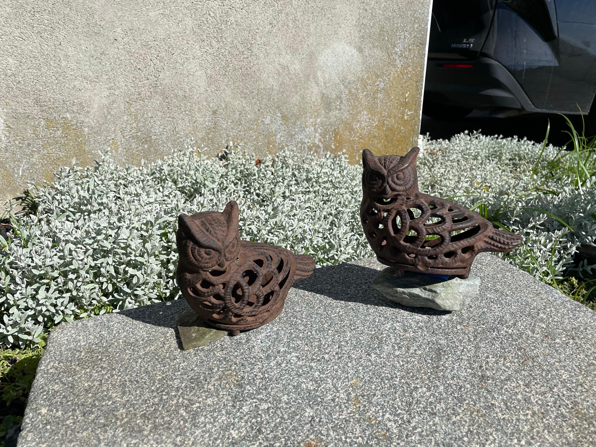 Japanese Old Pair Nesting Owl Garden Lighting Lanterns In Good Condition In South Burlington, VT