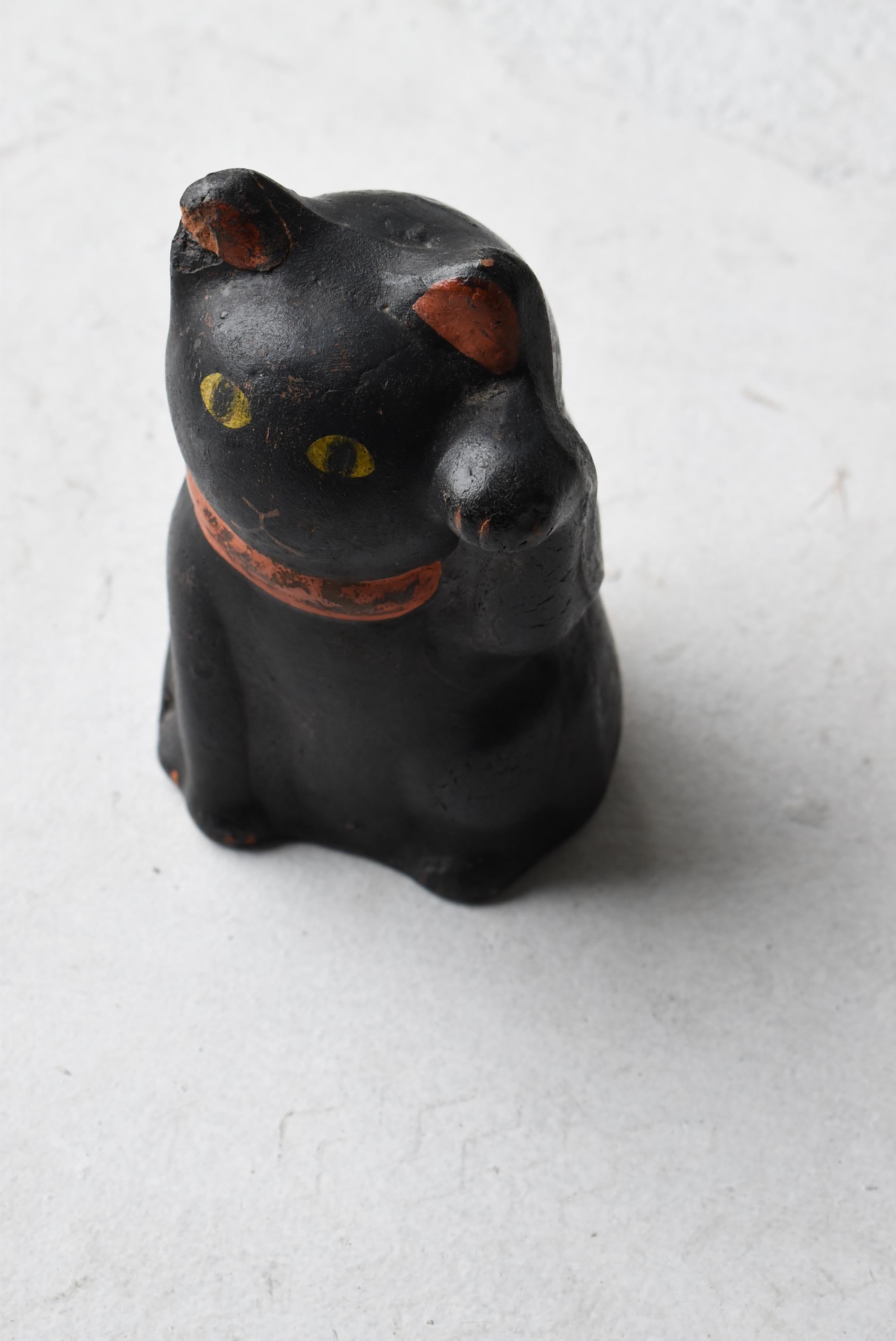 Japanese Old Pottery Statue Beckoning Cat 1940s-1970s / Manekineko Wabi Sabi 9