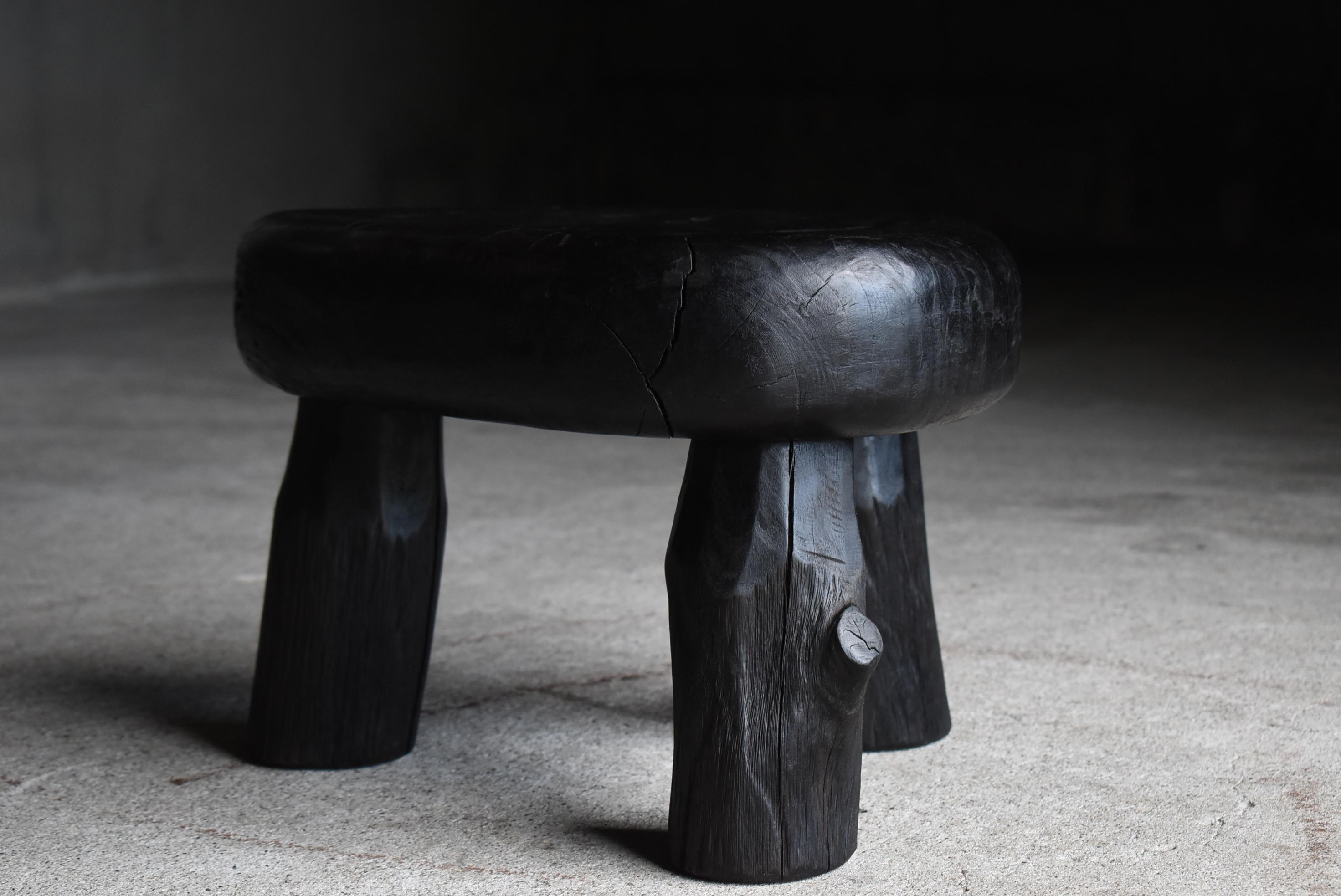 Taburete Negro Japonés Antiguo Primitivo Años 1940-1960 / Silla Lateral Moderna Wabi Sabi en venta 6