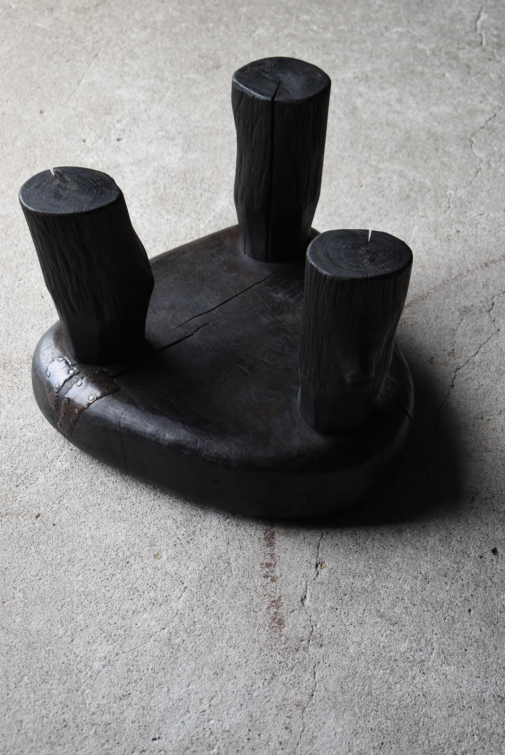 Taburete Negro Japonés Antiguo Primitivo Años 1940-1960 / Silla Lateral Moderna Wabi Sabi en venta 8