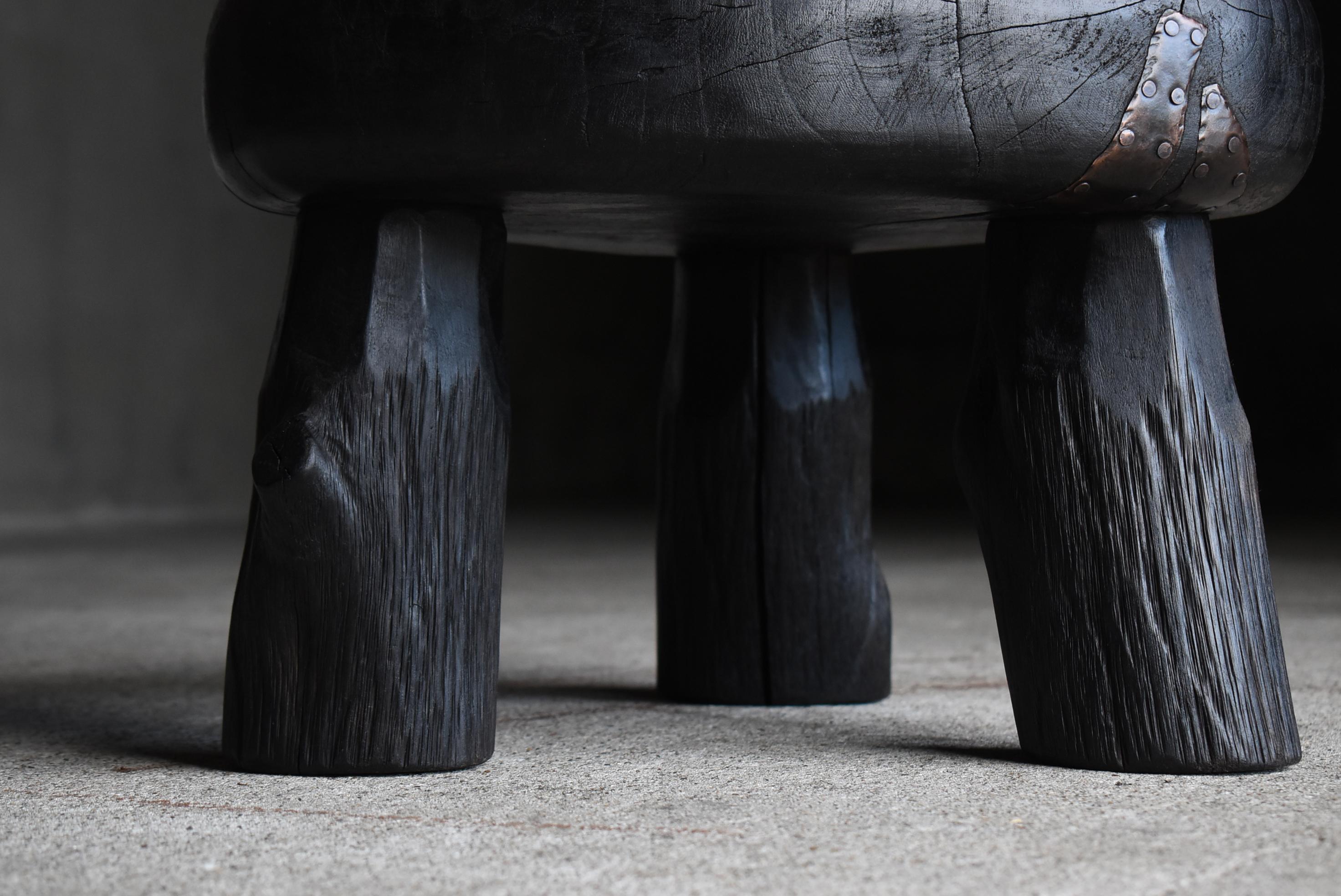 Taburete Negro Japonés Antiguo Primitivo Años 1940-1960 / Silla Lateral Moderna Wabi Sabi Madera en venta