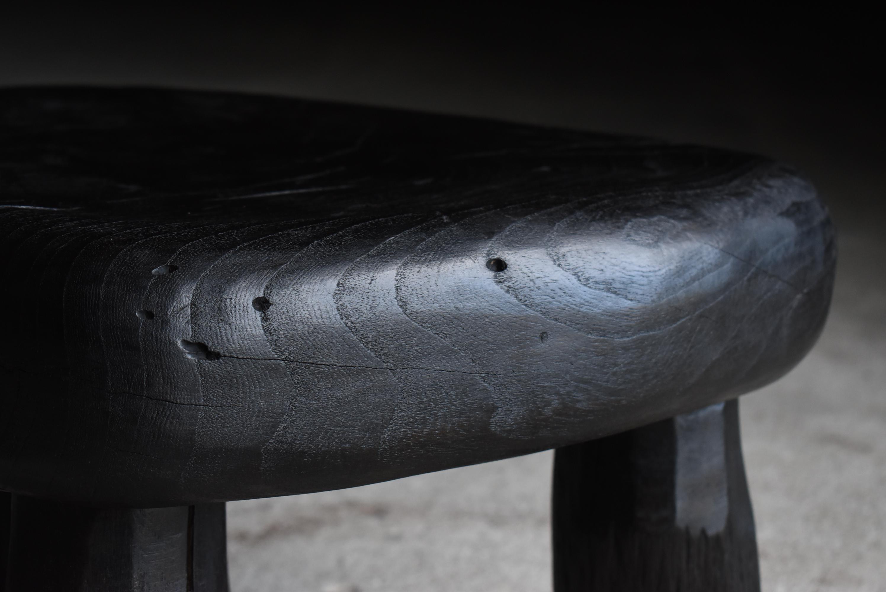 Taburete Negro Japonés Antiguo Primitivo Años 1940-1960 / Silla Lateral Moderna Wabi Sabi en venta 3