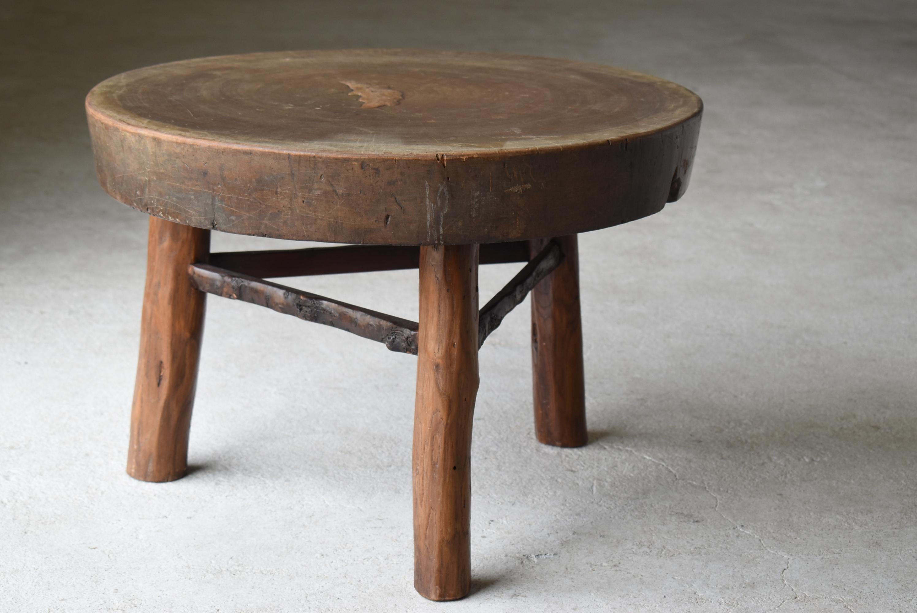 Japanese Old Primitive Coffee Table 1940s-1960s / Round Table Mingei Wabisabi For Sale 4
