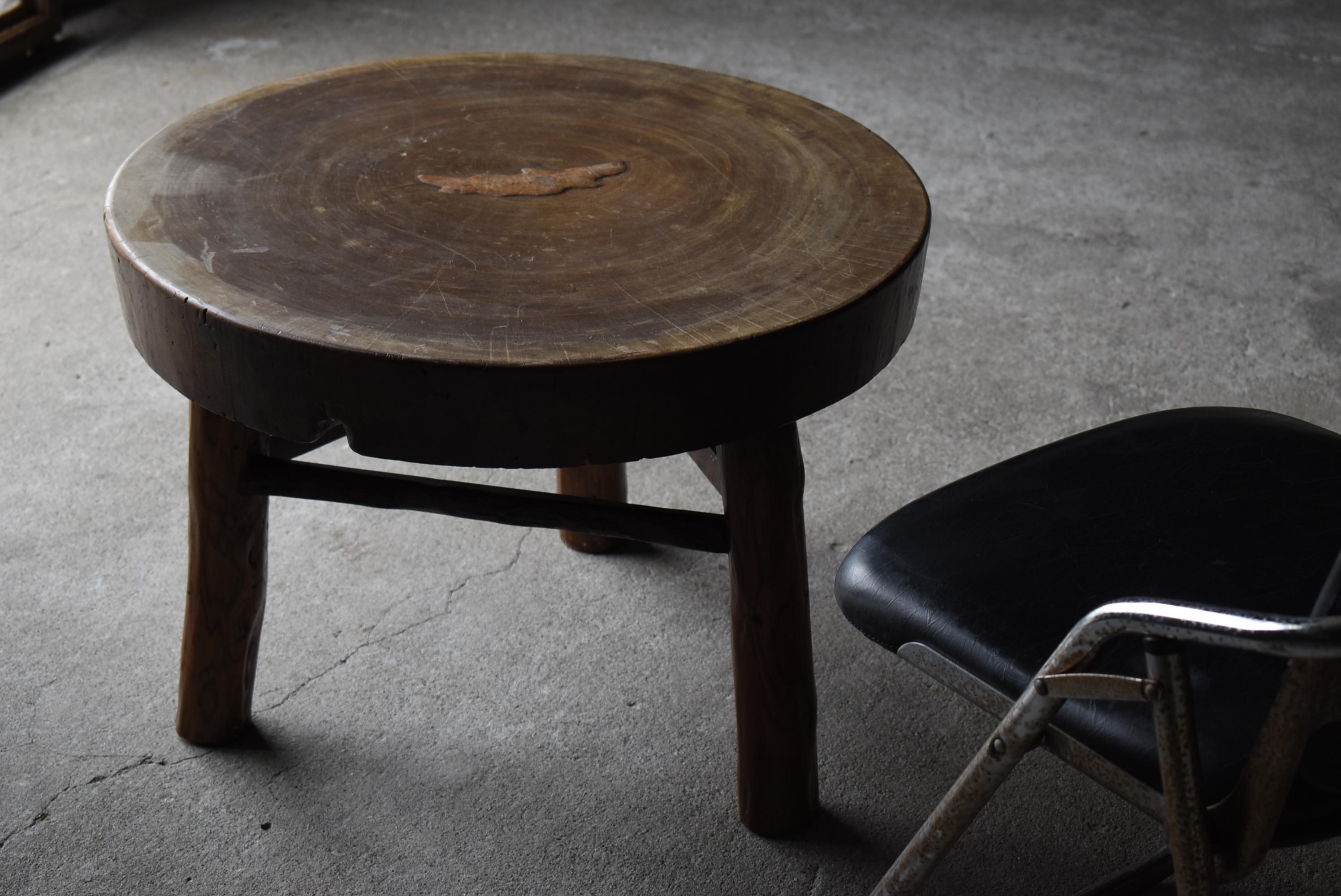 Japanese Old Primitive Coffee Table 1940s-1960s / Round Table Mingei Wabisabi For Sale 7