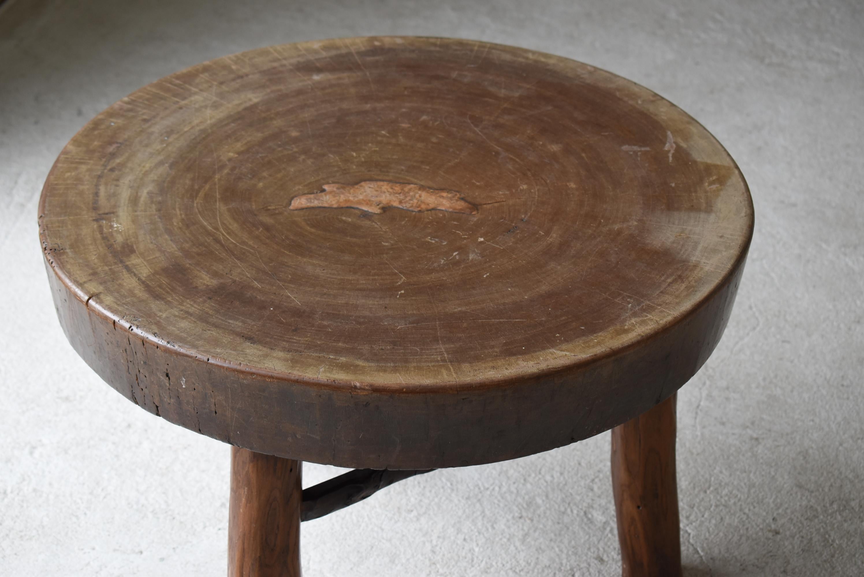 Japanese Old Primitive Coffee Table 1940s-1960s / Round Table Mingei Wabisabi In Good Condition For Sale In Sammu-shi, Chiba