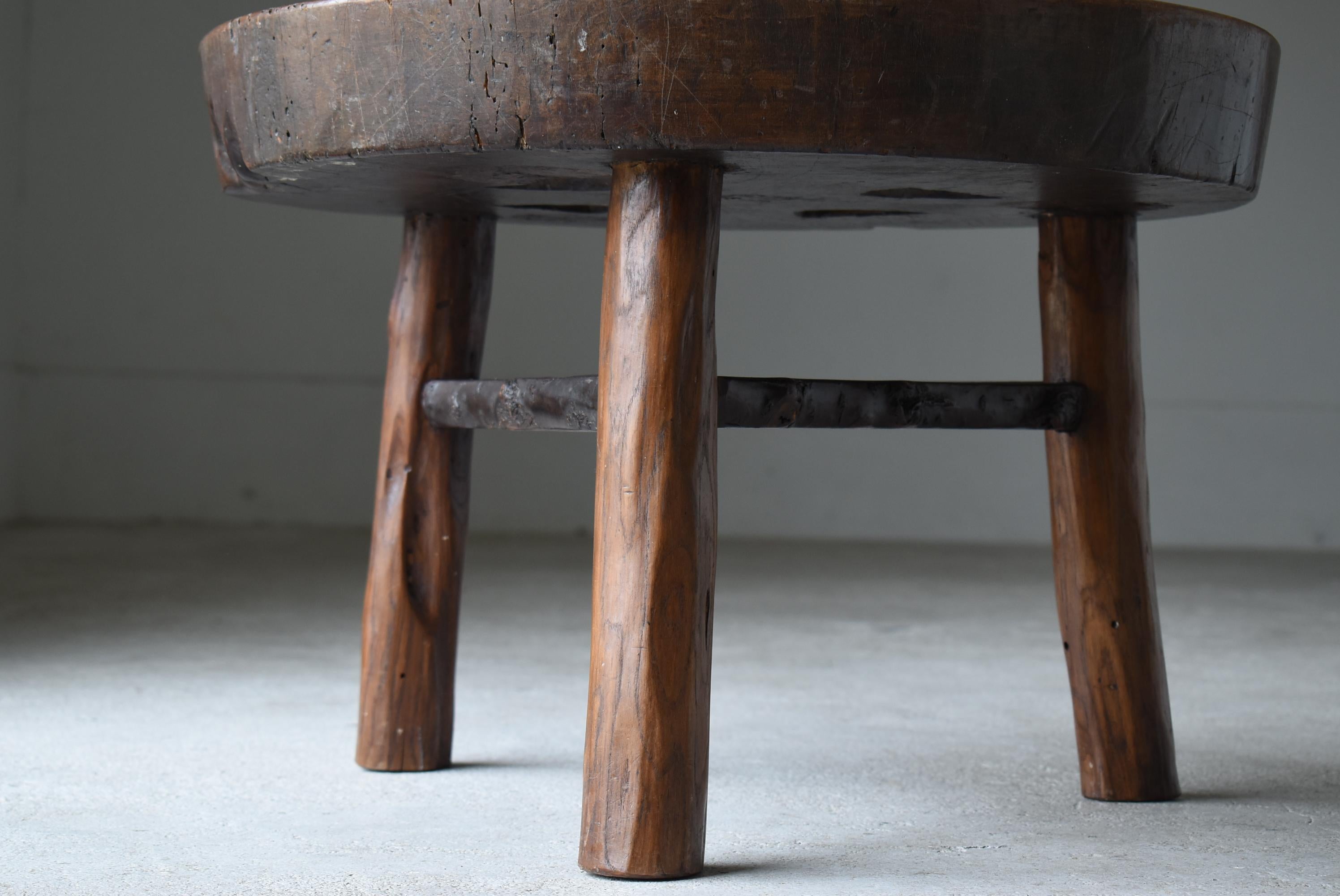 Japanese Old Primitive Coffee Table 1940s-1960s / Round Table Mingei Wabisabi For Sale 2