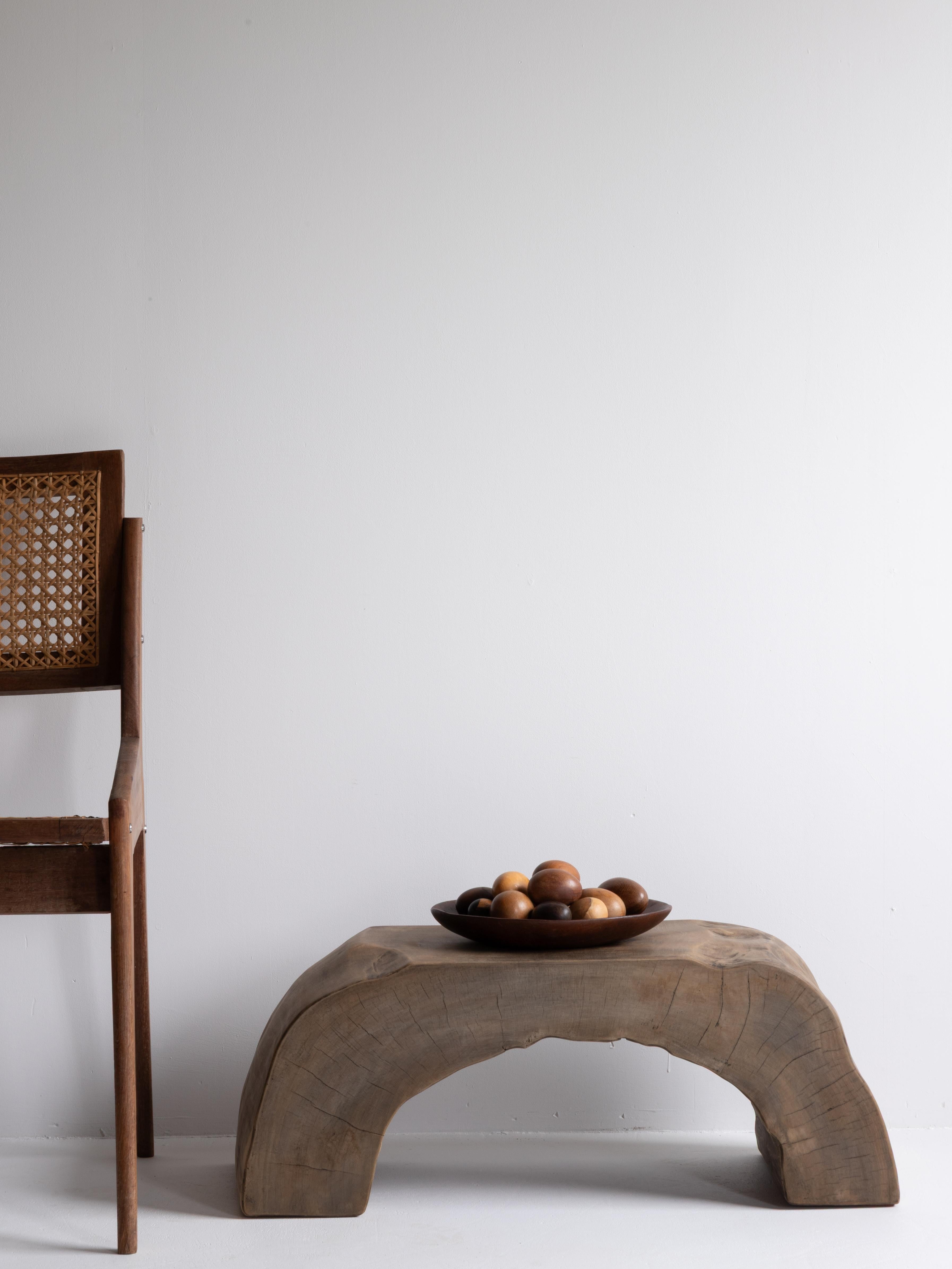 Primitif Ancienne chaise d'appoint japonaise primitive 1940s-1960s / Tabouret Présentoir Wabi Sabi en vente