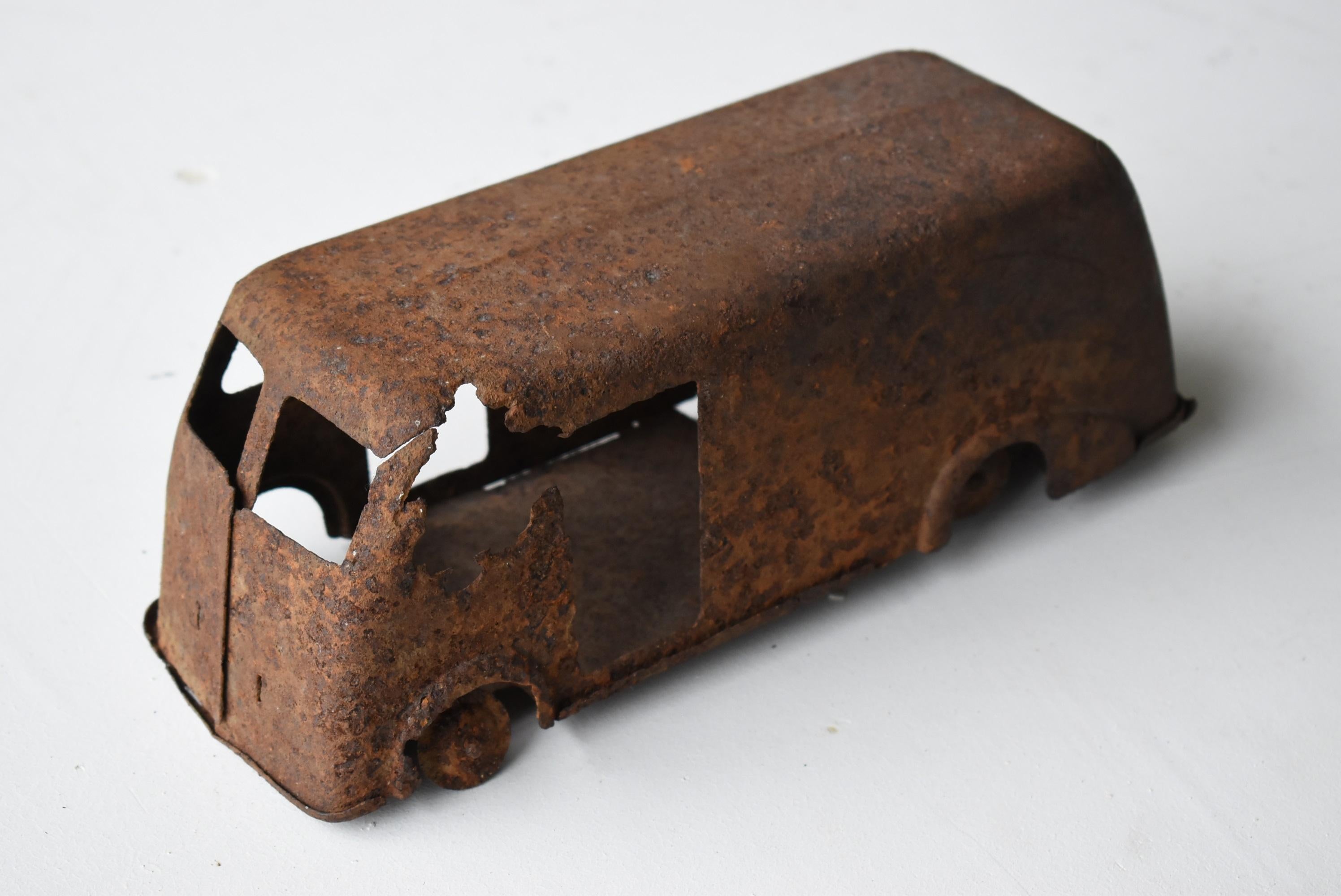 Japanese Old Rusted Car Toys 1940s-1970s/Vintage Iron Object Figurine Wabisabi 3