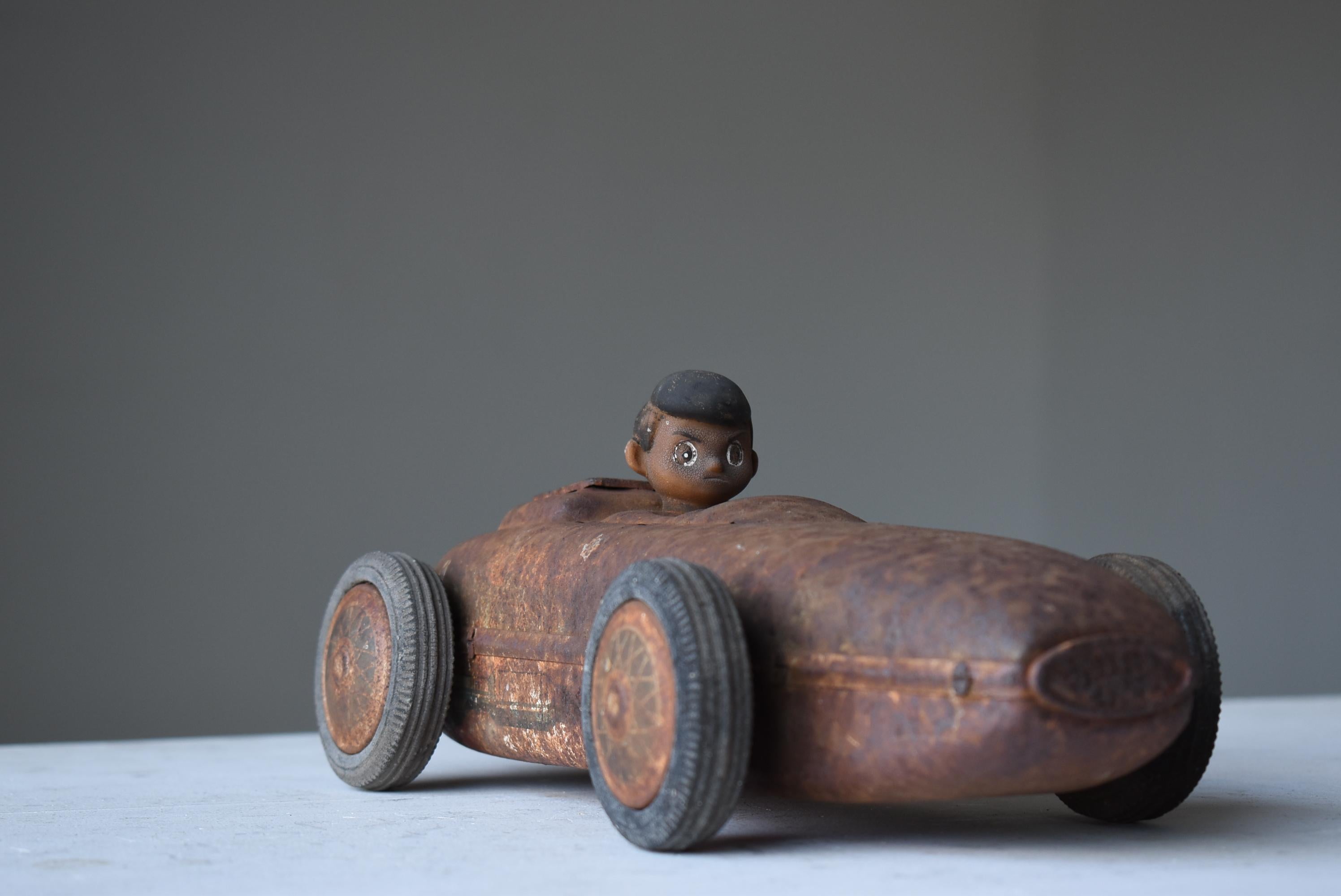 Japanese Old Rusted Toy Car 1950s-1980s / Object Wabi Sabi For Sale 1