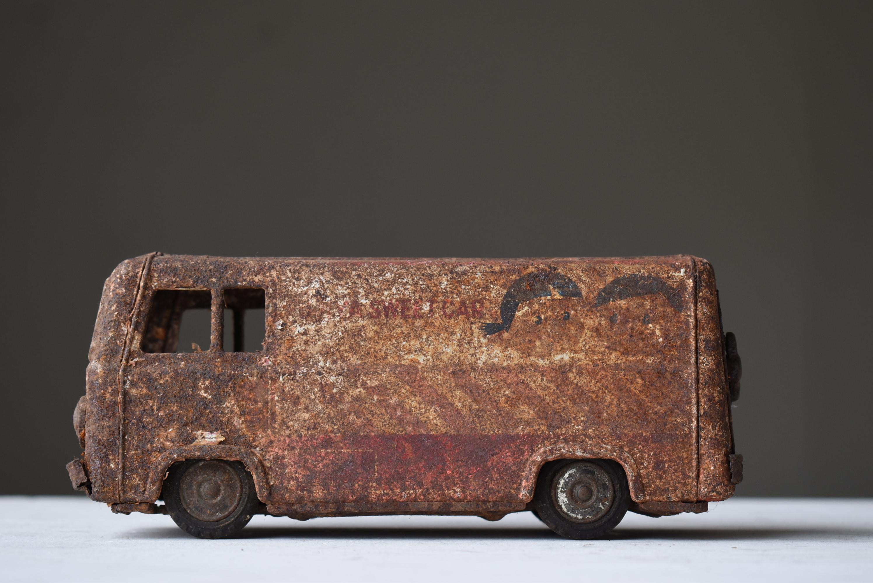 Showa Japanese Old Rusty Car 1950s-1980s / Figurine Object Wabi Sabi