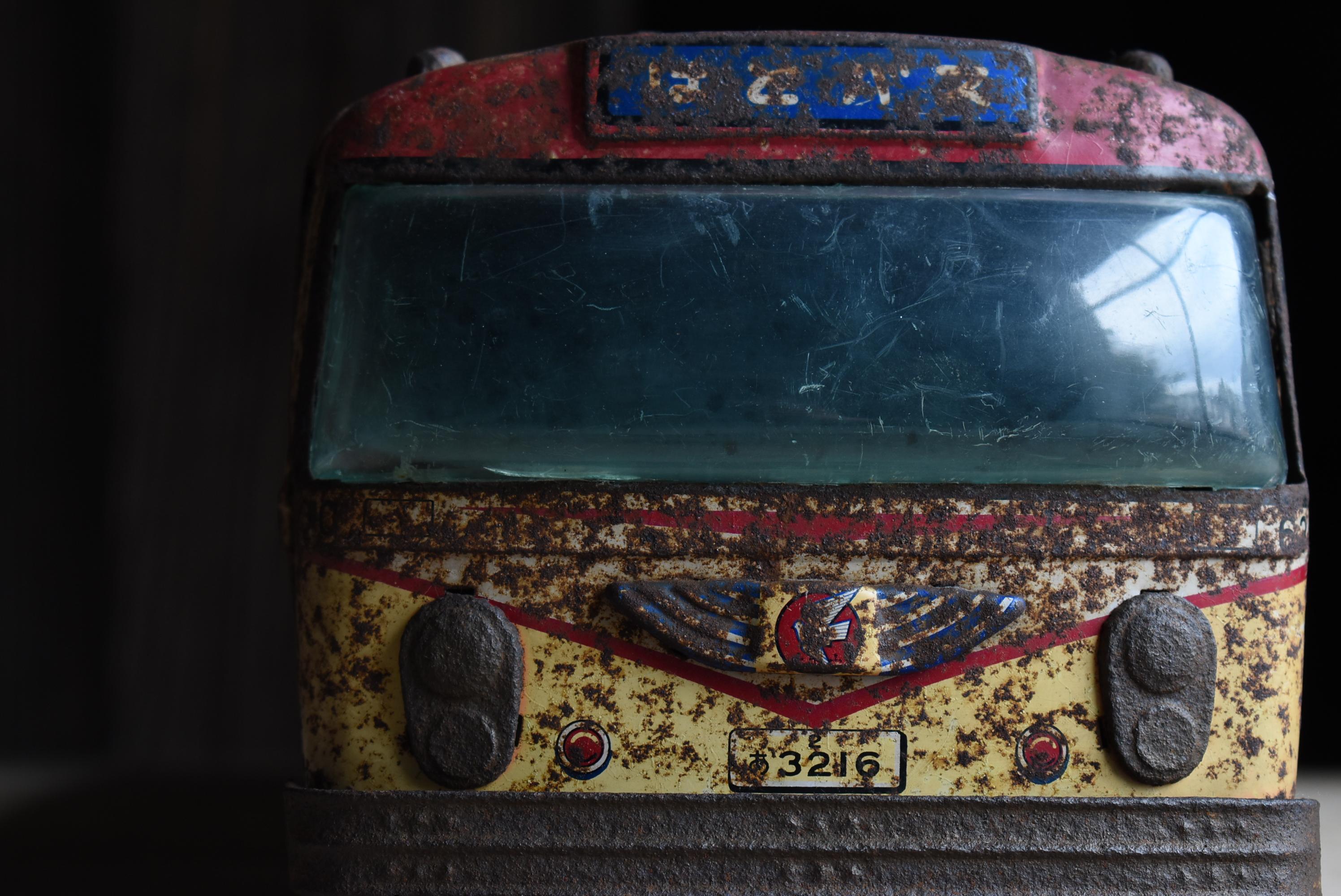 Japanese Old Rusty Toy Bus 1950s-1980s / Figurine Wabisabi 12