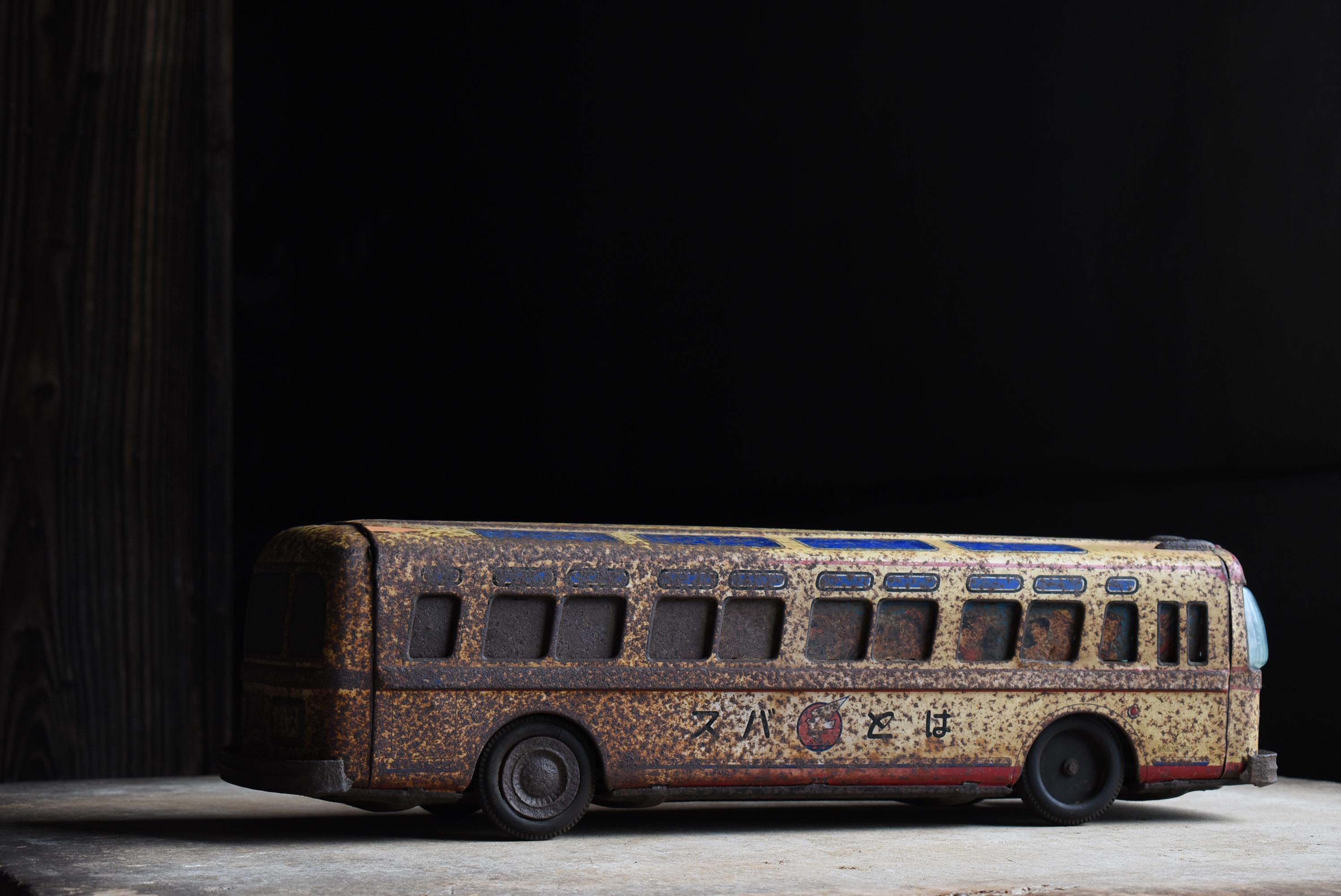 Showa Japanese Old Rusty Toy Bus 1950s-1980s / Figurine Wabisabi