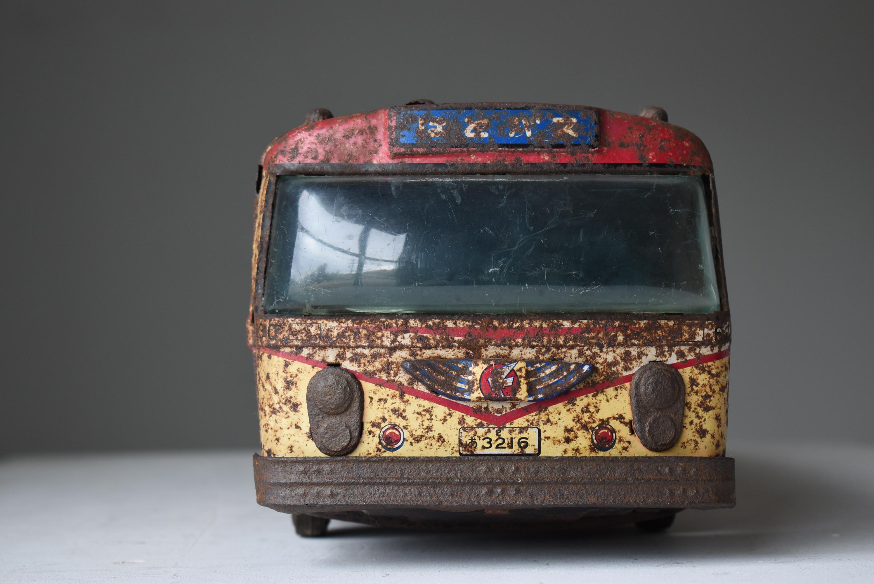 Japanese Old Rusty Toy Bus 1950s-1980s / Figurine Wabisabi 1