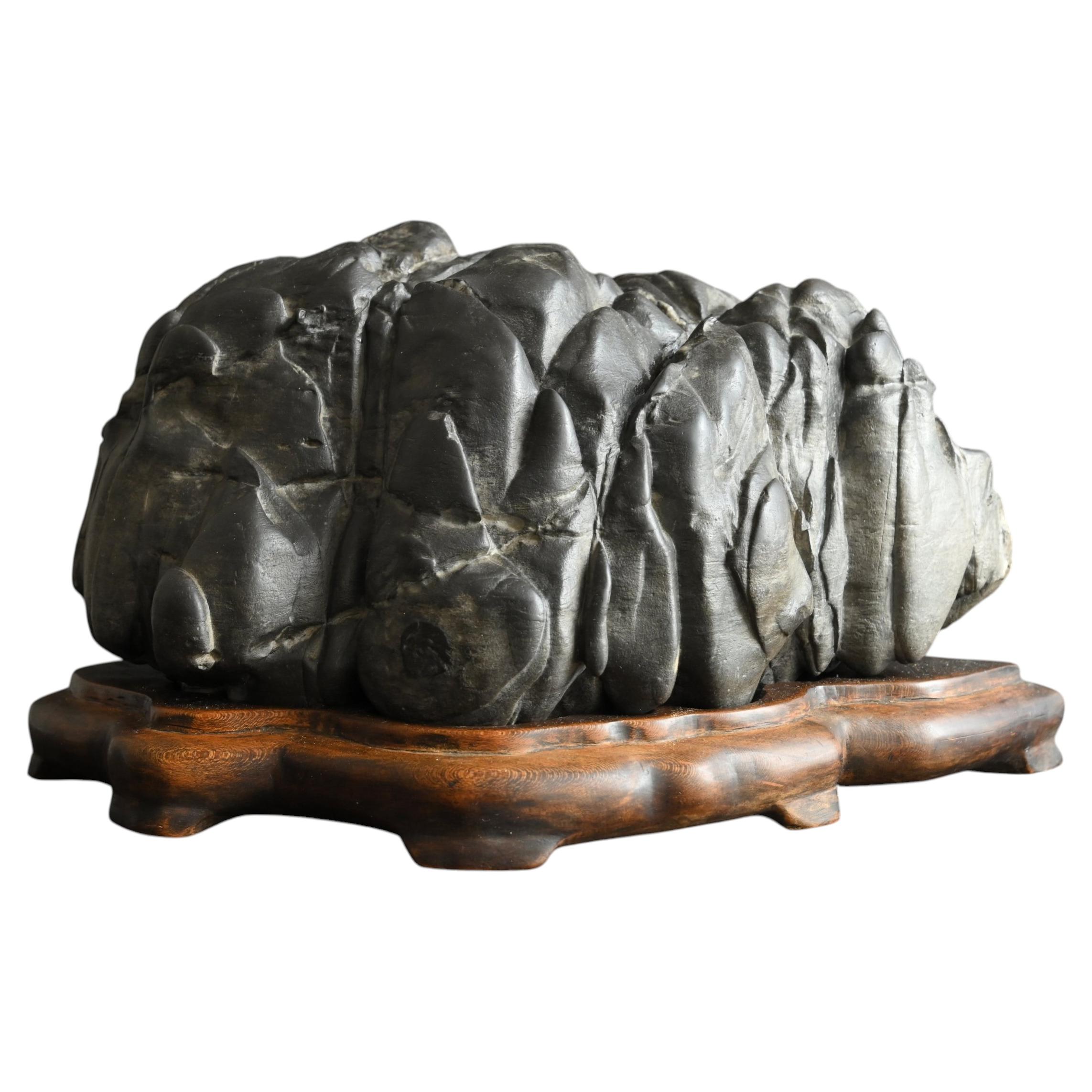 What are suiseki stones?
