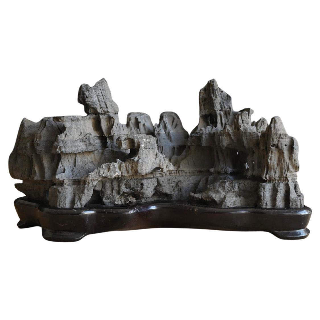 Pierre d'appréciation japonaise ancienne/scholar's pierre/scenery of cliff/[suiseki] en vente