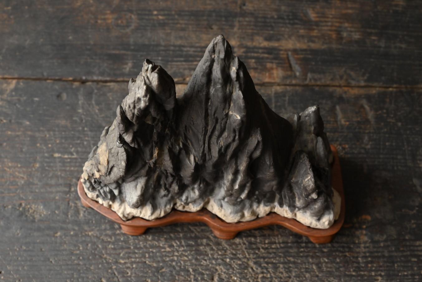 Japanese old small scholar's stone/appreciated mountain stone/