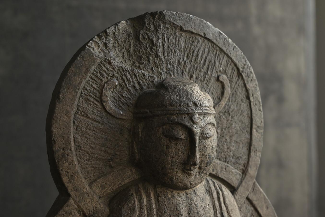 Japanese old small stone Buddha/Edo period/Tathagata(Nyorai) Buddha statue 2