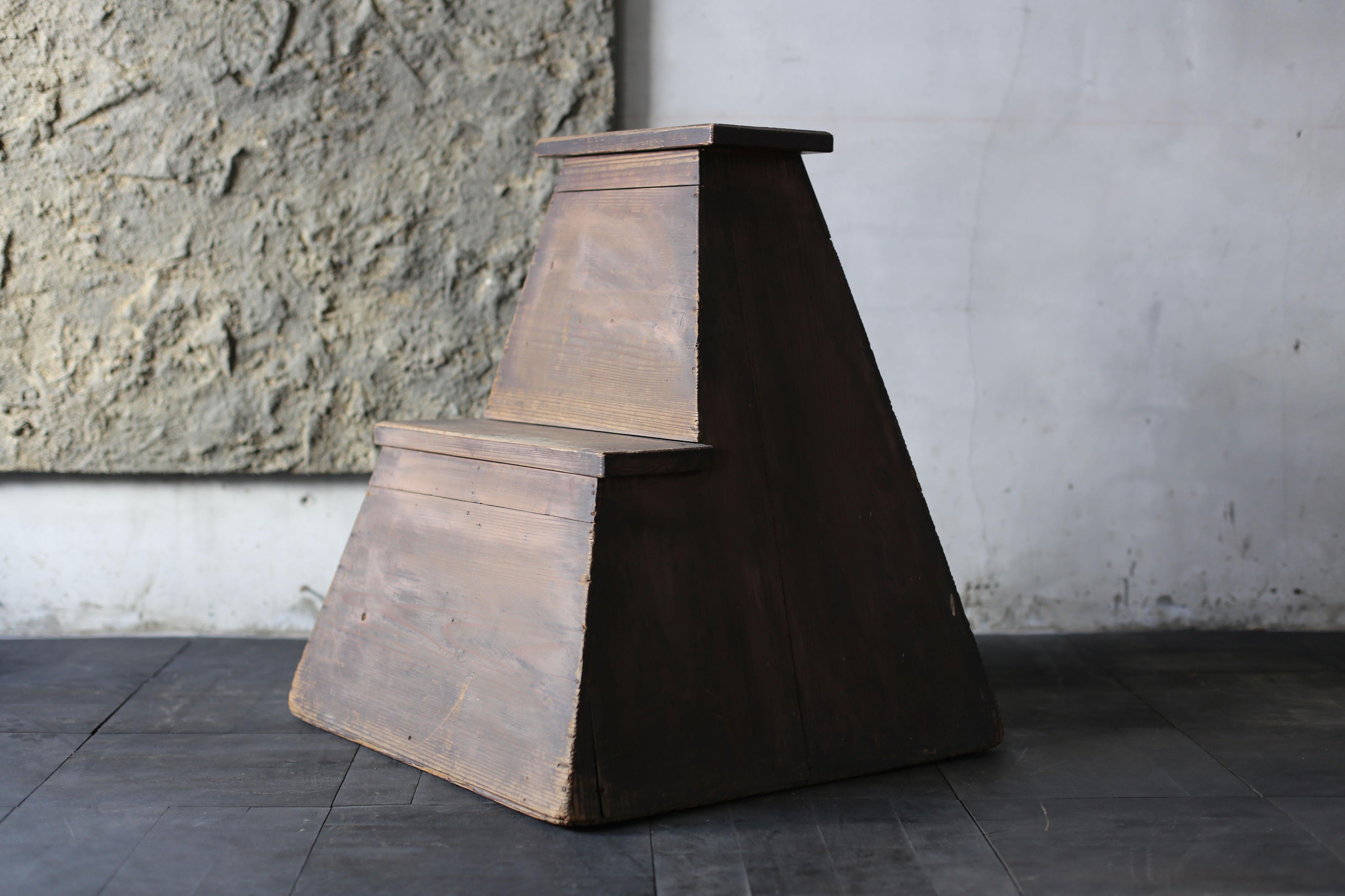 Japanese Old Stand 1860s-1920s/Antique Chair Stool Wabisabi Stepping Stone In Good Condition For Sale In Sammu-shi, Chiba