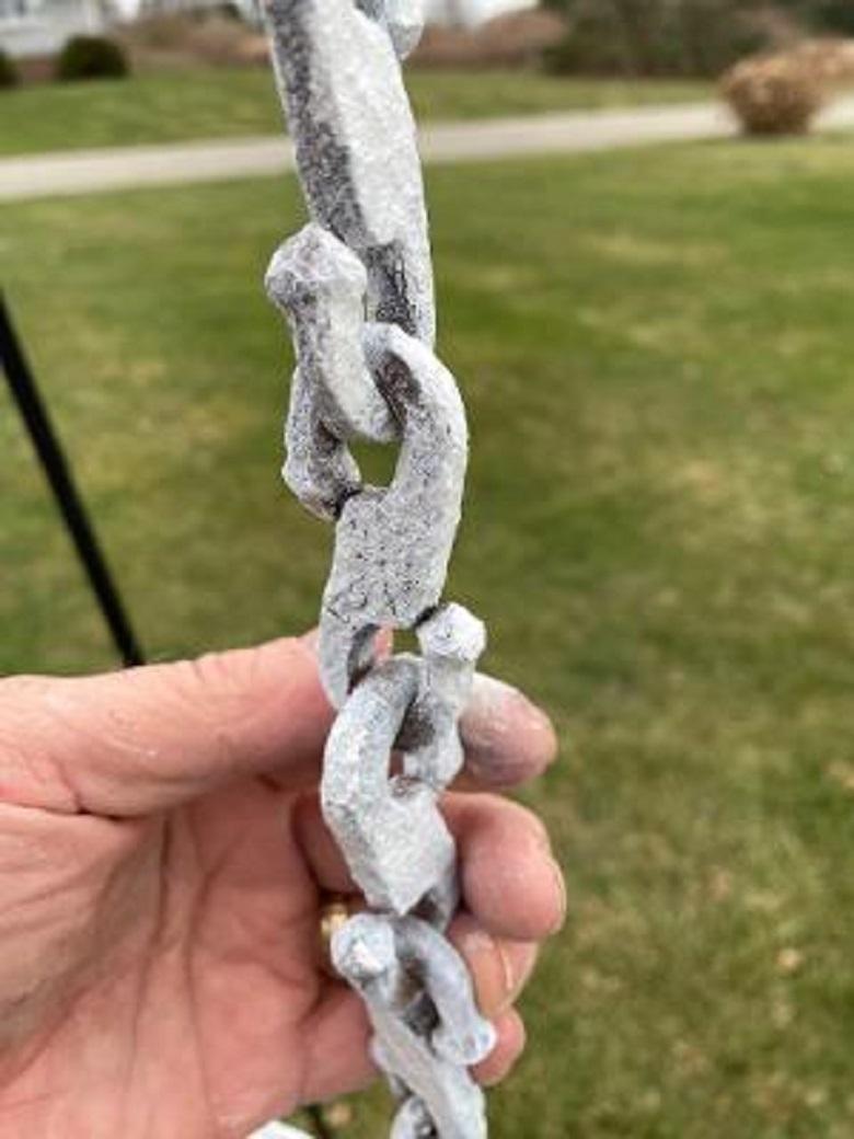 Japanese Old Great White Rooster Garden Lantern Plus Antique Chain In Good Condition In South Burlington, VT