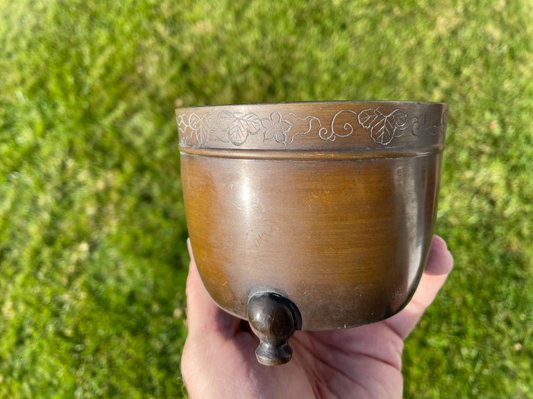 Japanese Old Vintage Pair Bronze Cache Pots In Good Condition For Sale In South Burlington, VT