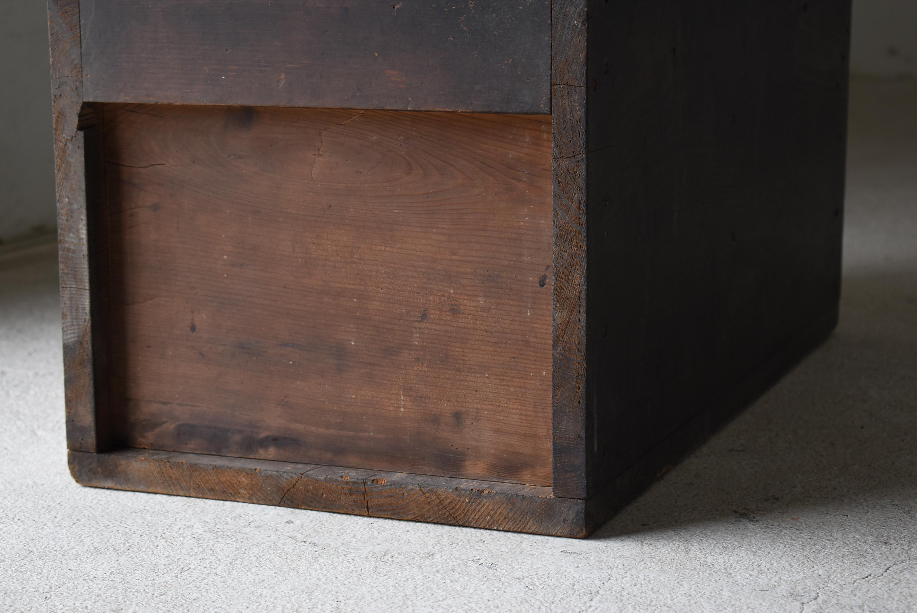 Cedar Japanese Old Wabi-Sabi Box 1948s / Tansu Sofa Table