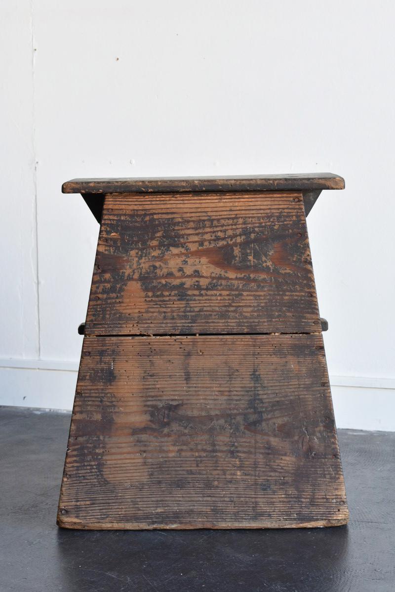 20th Century Japanese Old Wabi-Sabi Stool / Private House Chair / 1900-1940 / Mingei