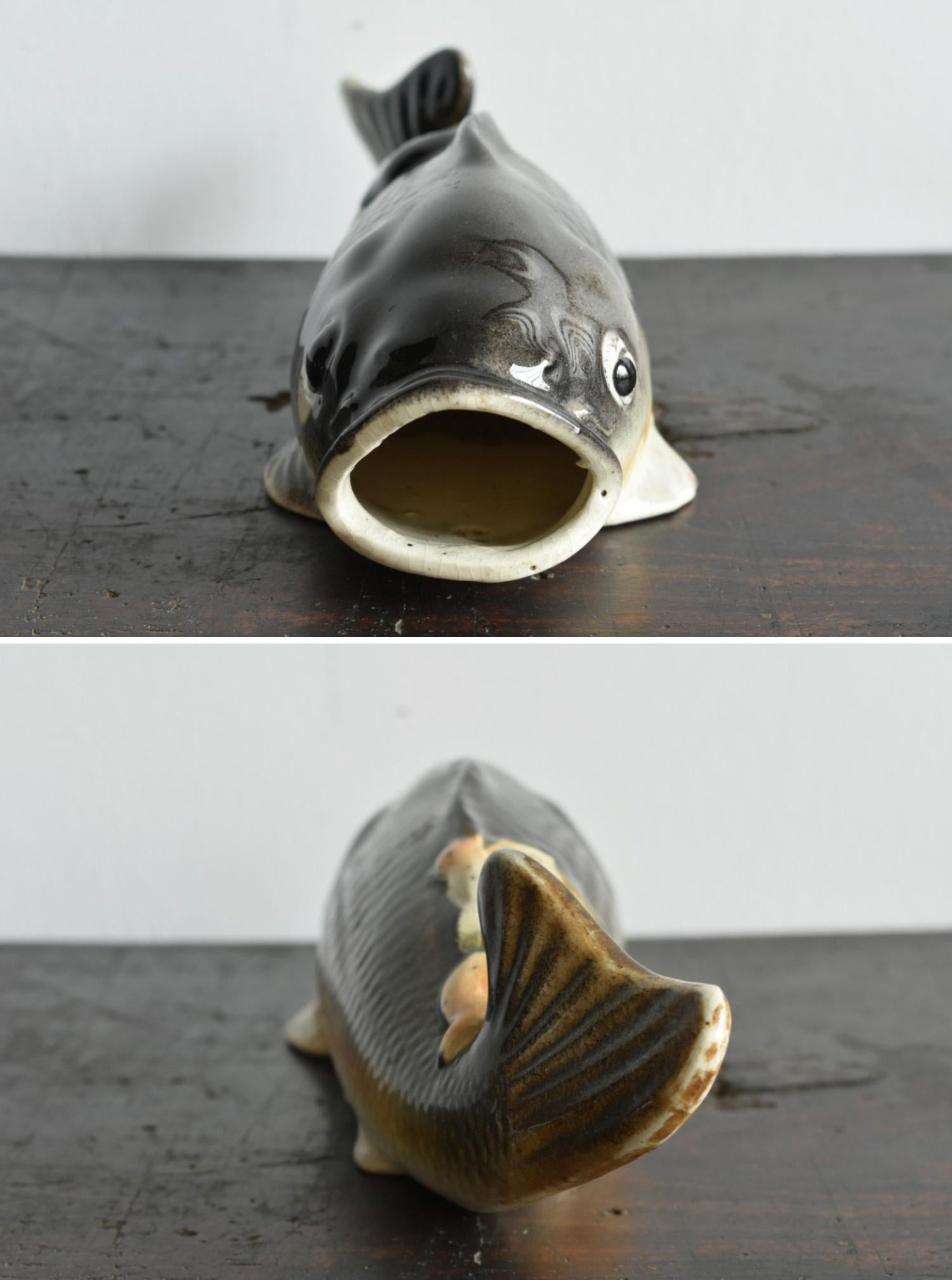 Japanese old wall-mounted pottery vase/carp figurine/20th century/Showa For Sale 5